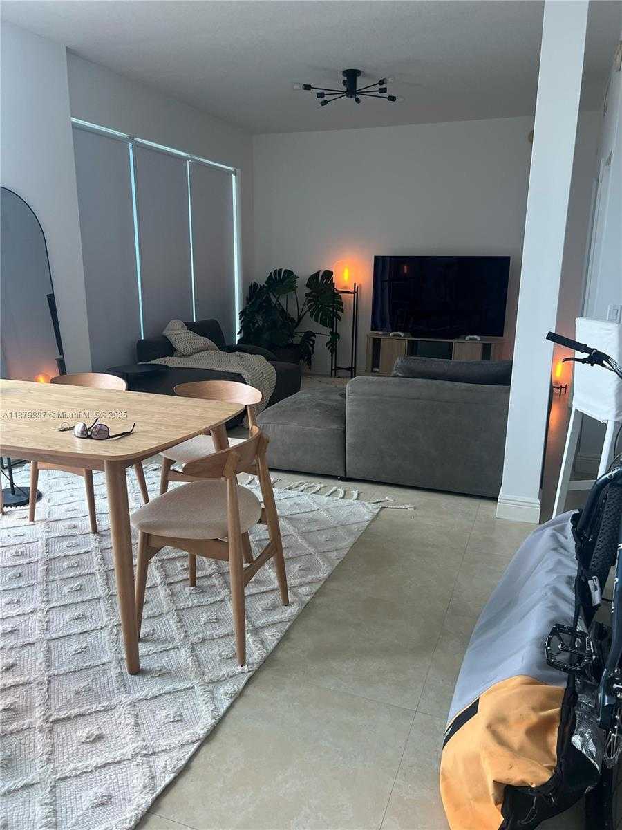 Small Image of 60 SOUTH WEST 13TH ST #4407, Miami Number 32