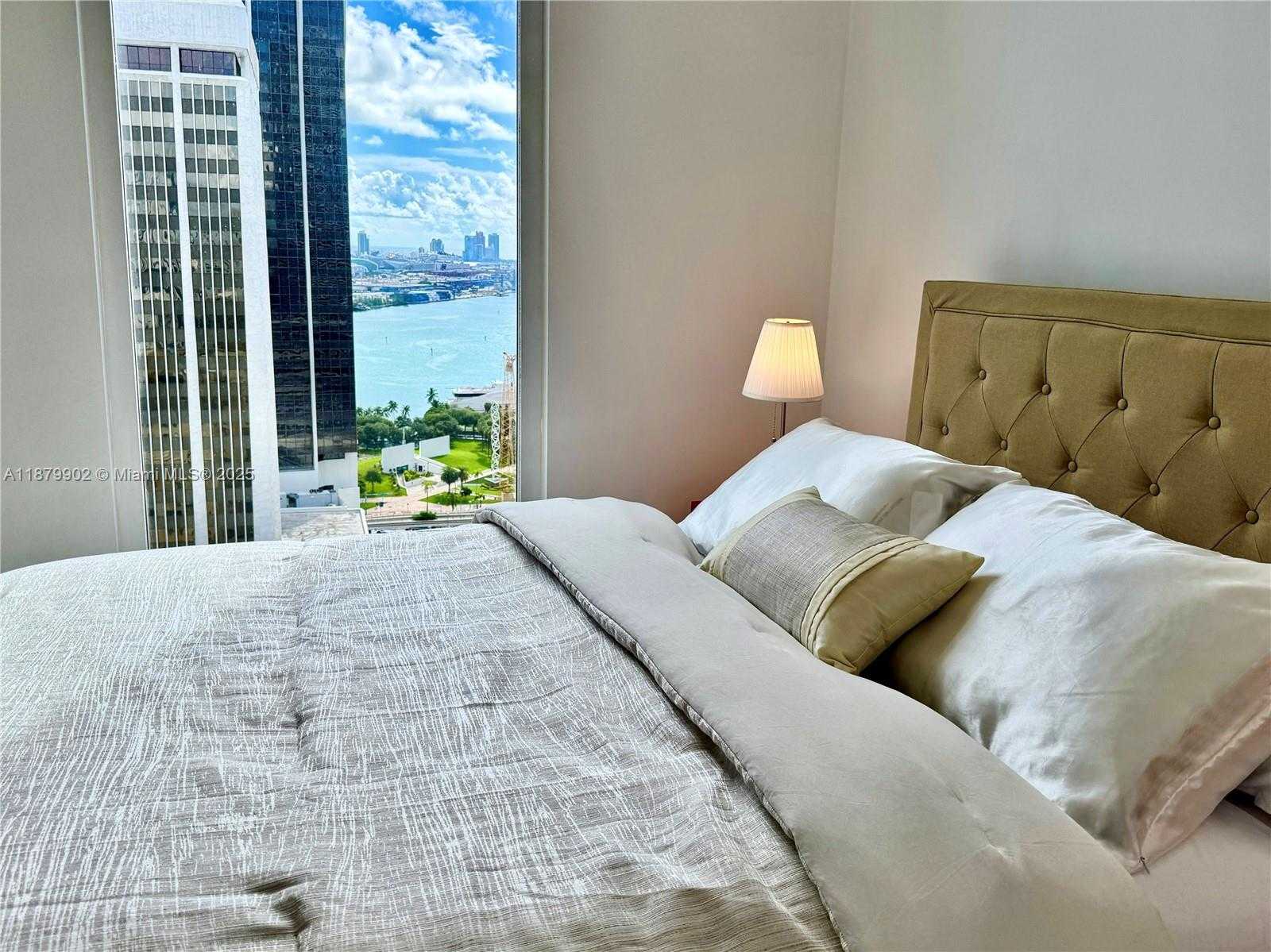 Small Image of Miami Number 13