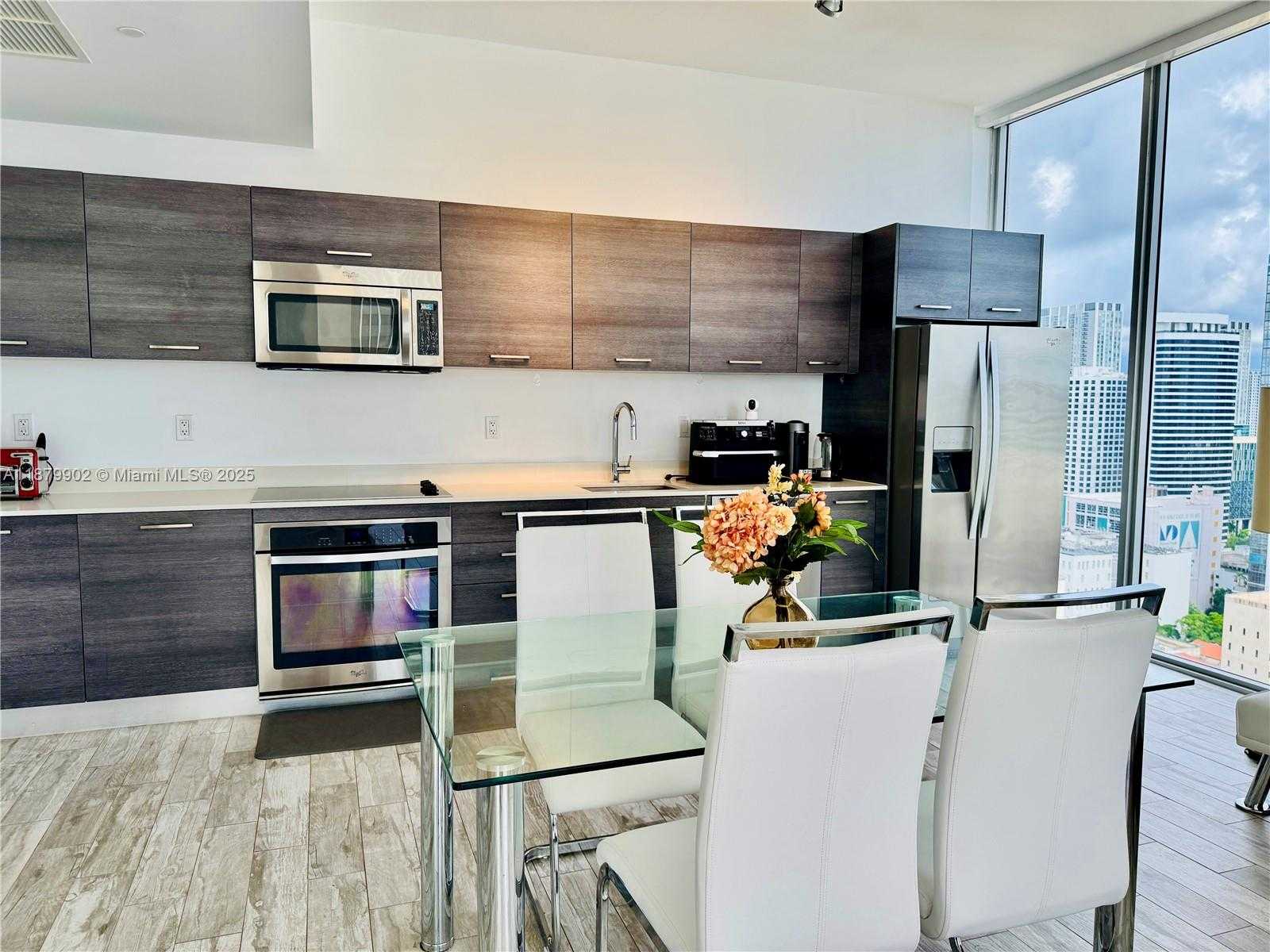 Small Image of Miami Number 17