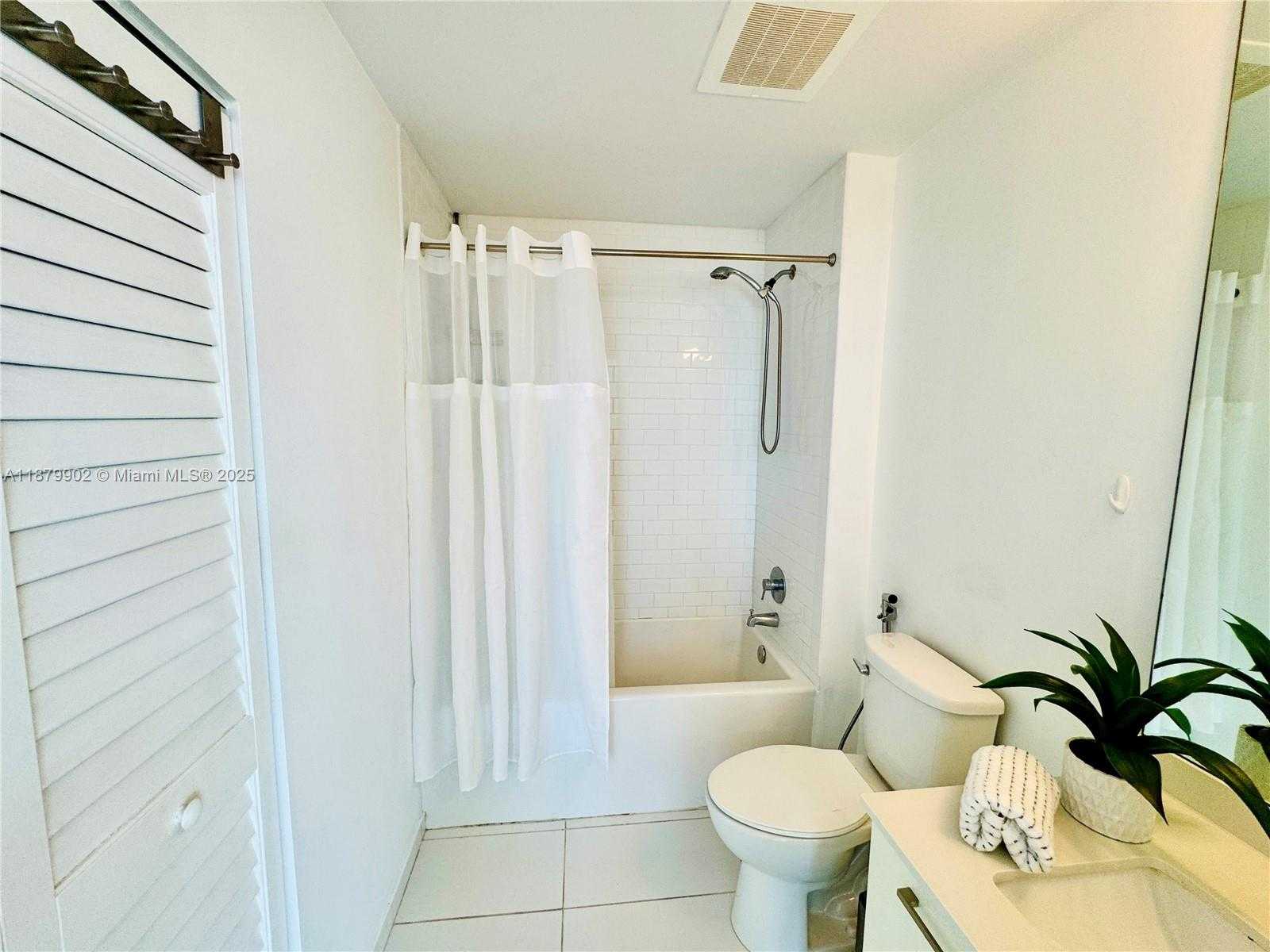 Small Image of Miami Number 19
