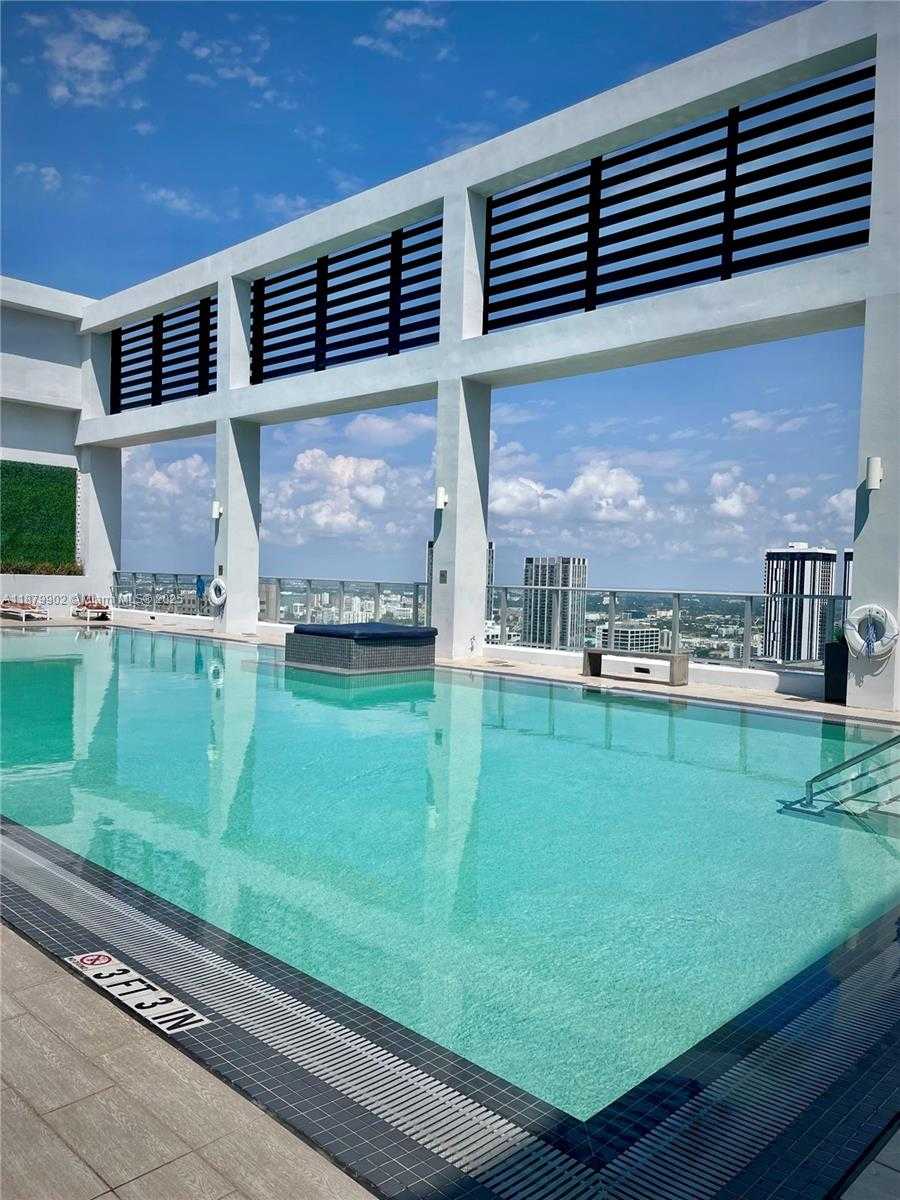 Small Image of Miami Number 3