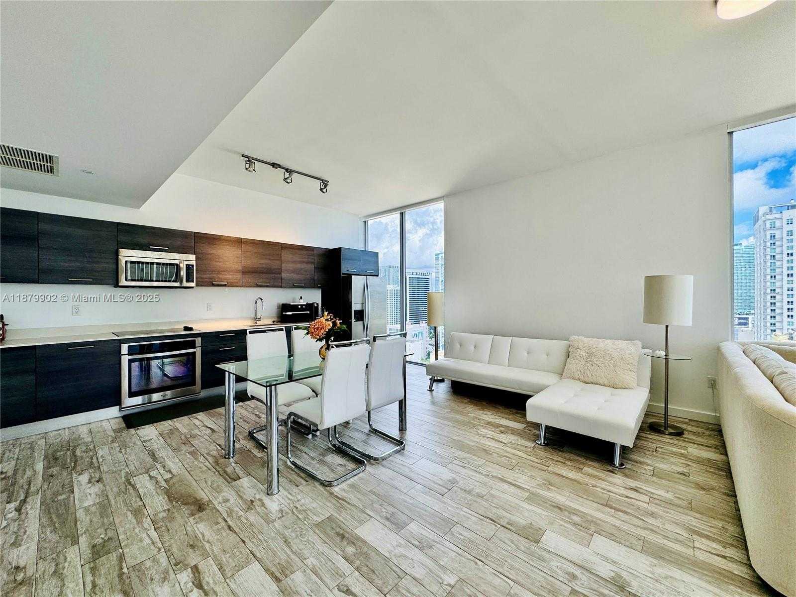 Small Image of Miami Number 9