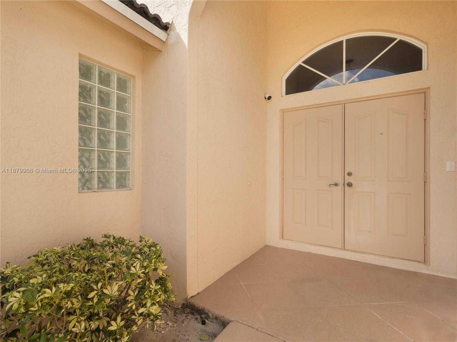 Small Image of 2549 EGRET LAKE DR, Green Acres Number 3