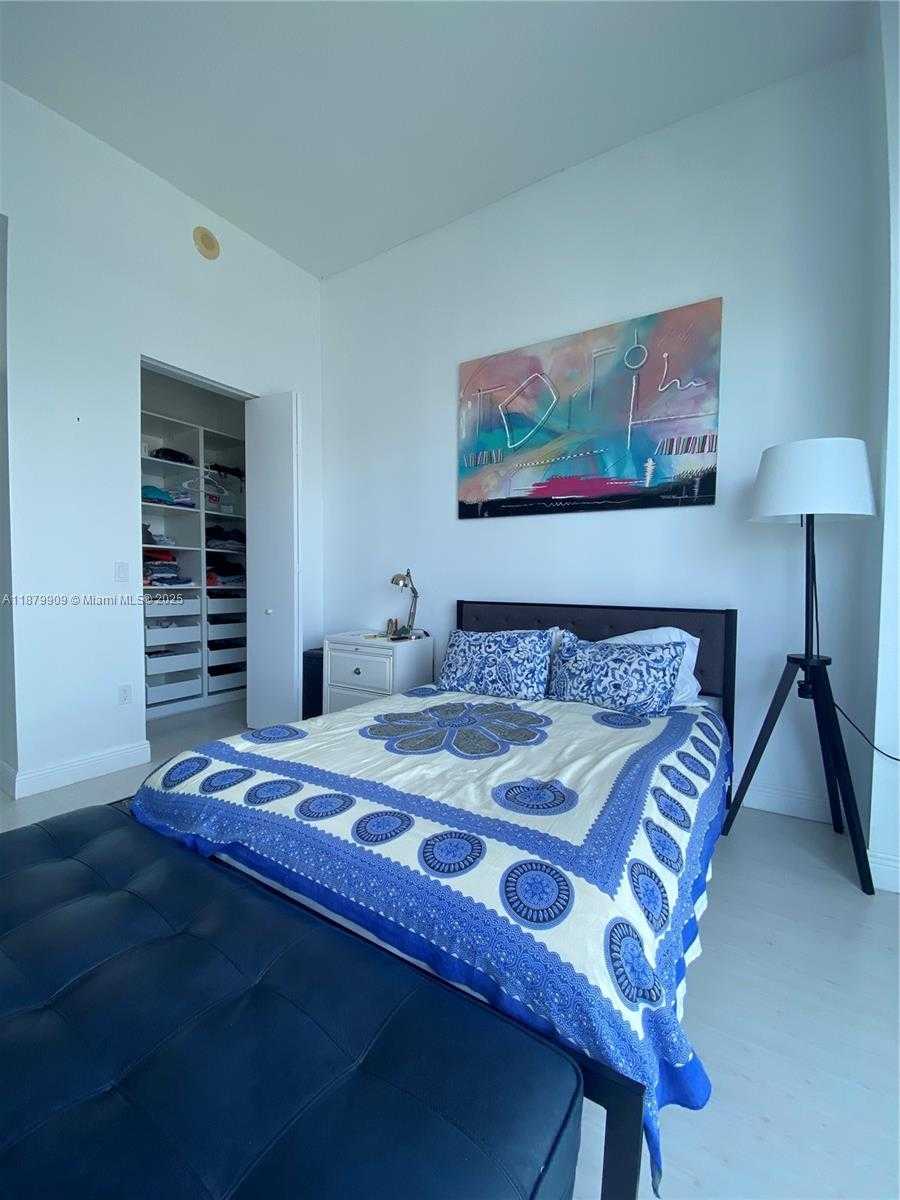 Small Image of 185 SOUTH WEST 7 ST #4405, Miami Number 6