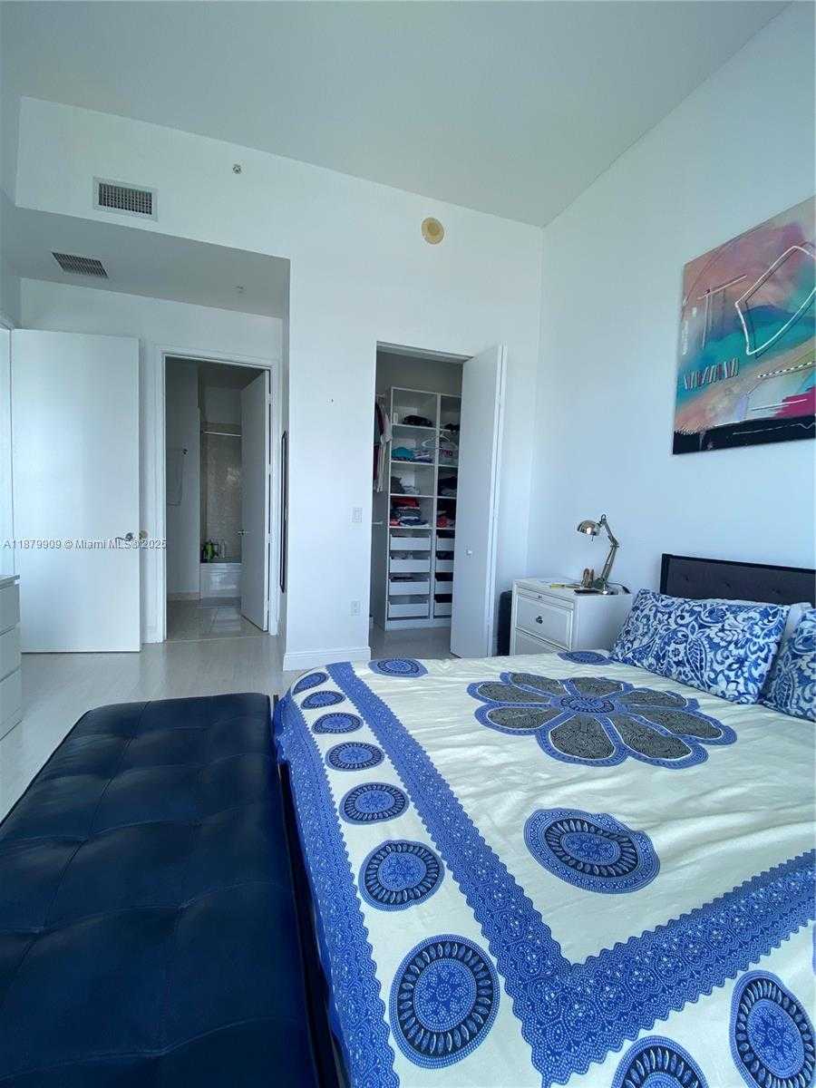 Small Image of 185 SOUTH WEST 7 ST #4405, Miami Number 7