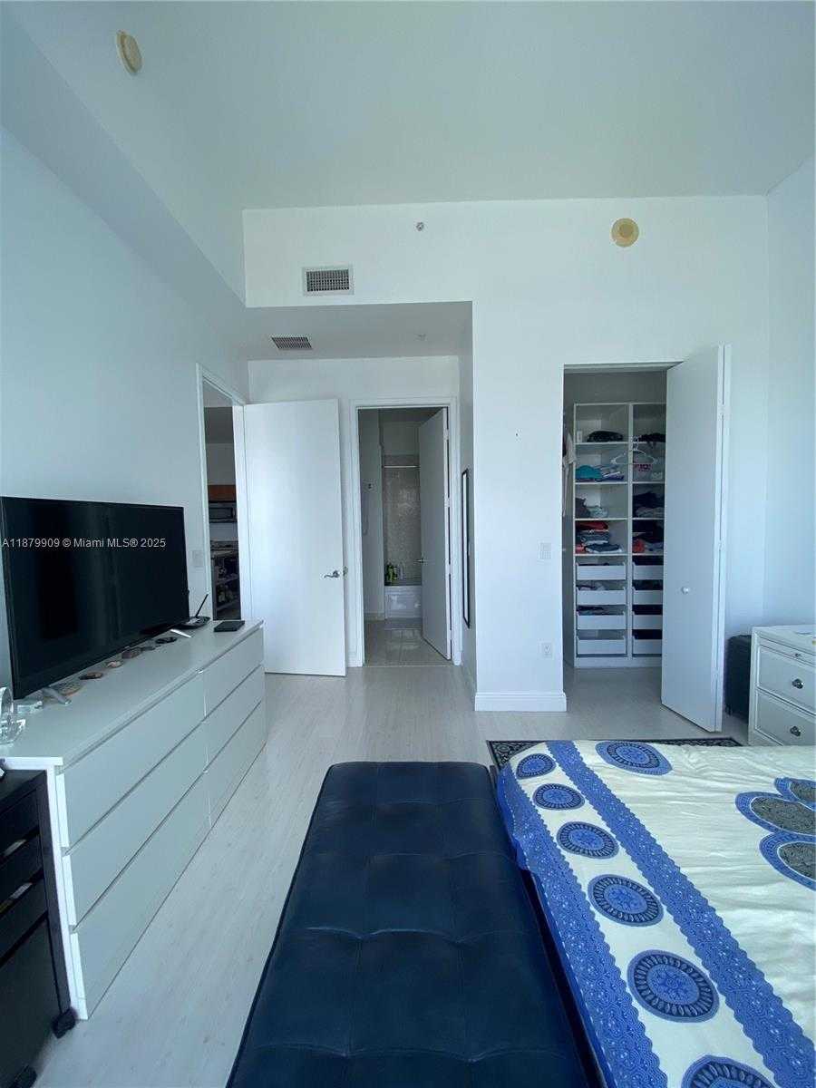 Small Image of 185 SOUTH WEST 7 ST #4405, Miami Number 8