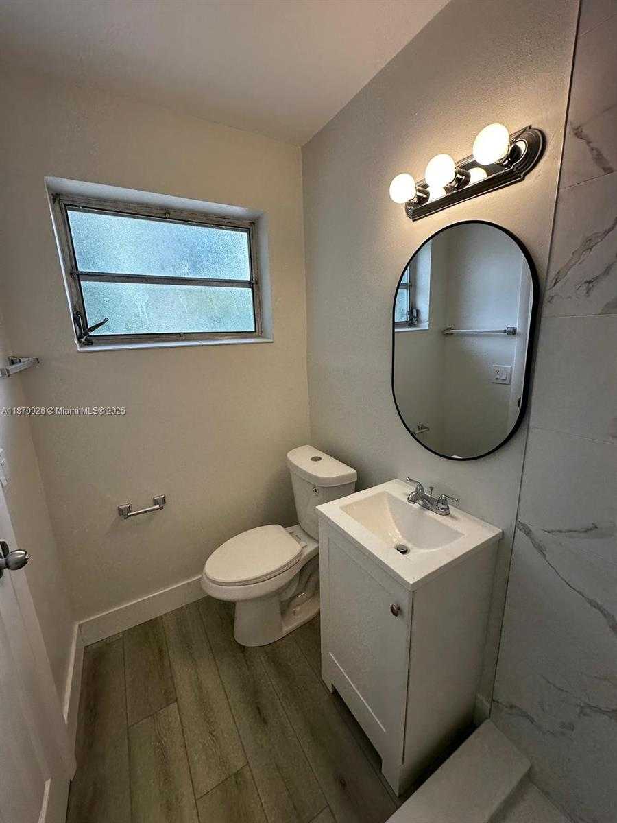 Small Image of 2115 NORTH 17TH CT #4, Hollywood Number 6