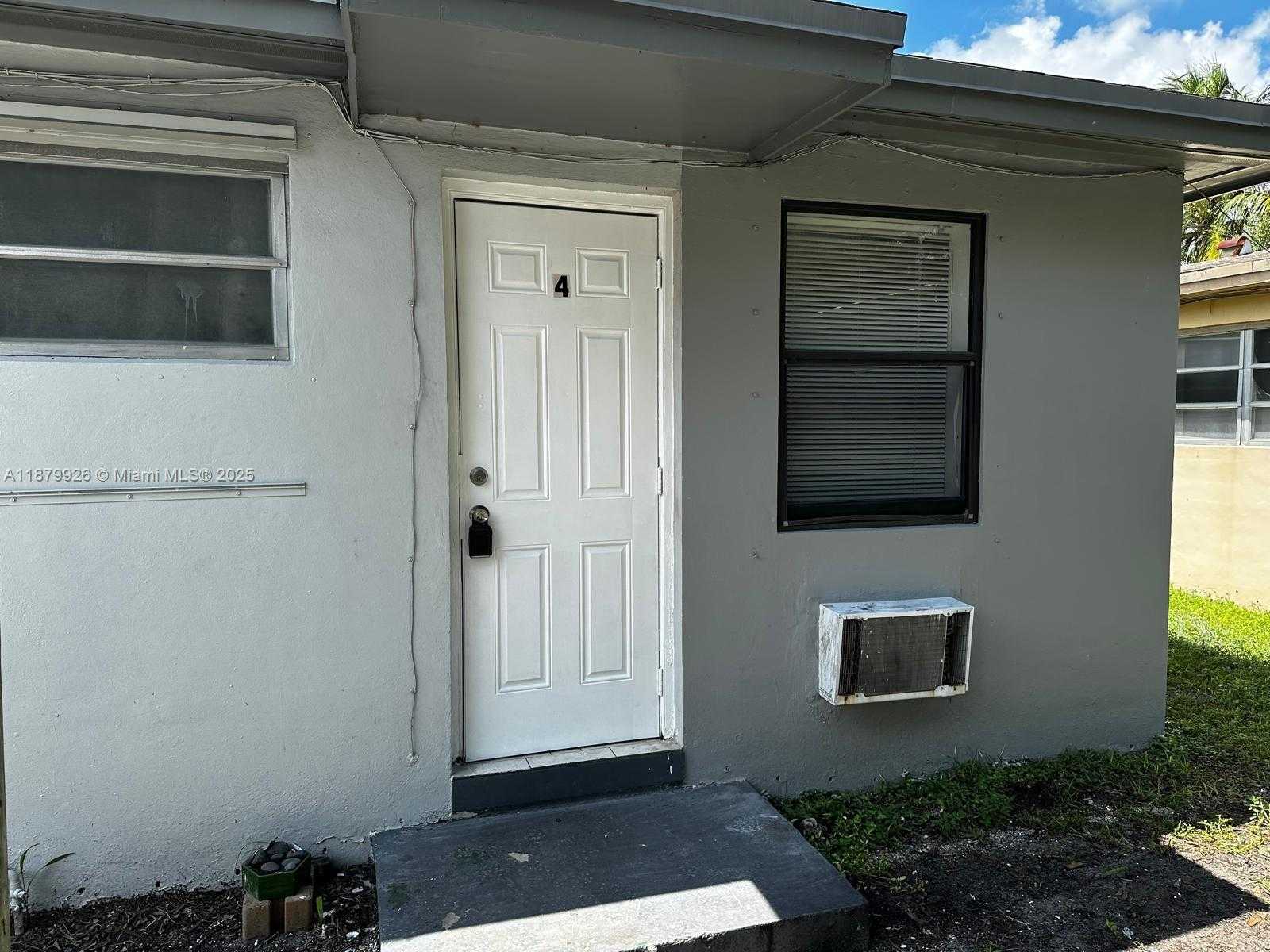 Small Image of 2115 NORTH 17TH CT #4, Hollywood Number 9