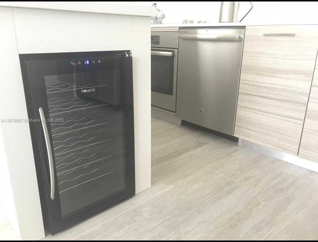 Small Image of 121 NORTH EAST 34TH ST #1809, Miami Number 11