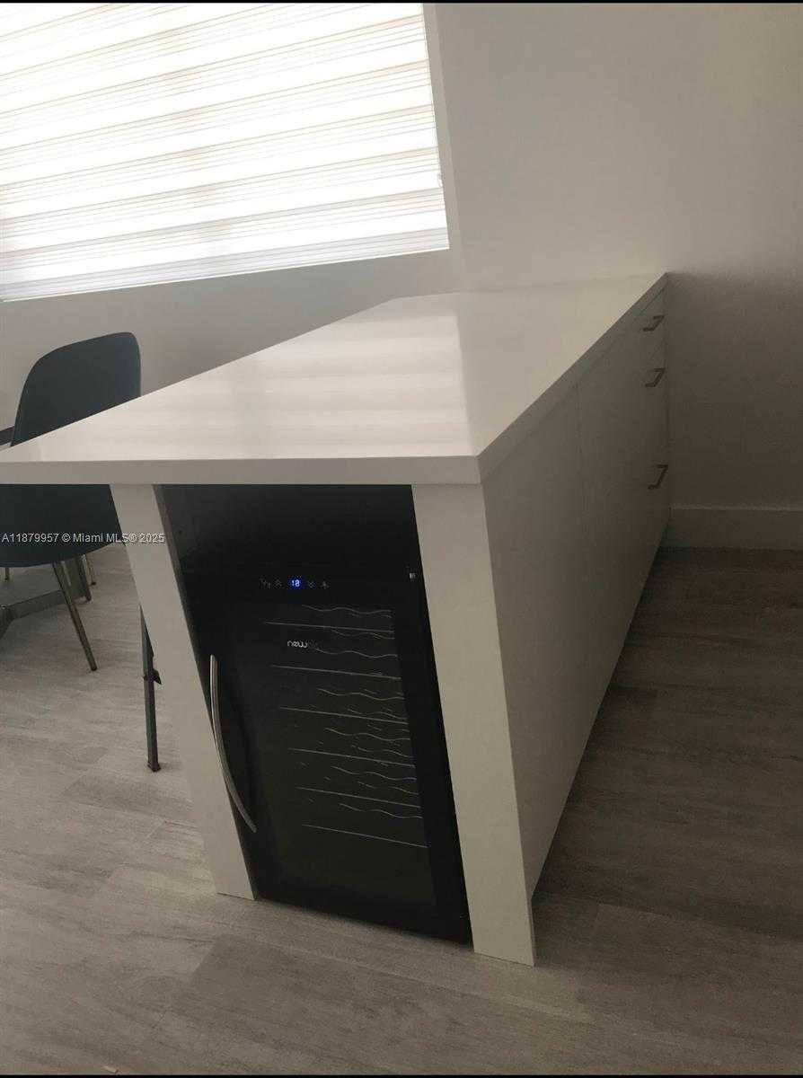 Small Image of 121 NORTH EAST 34TH ST #1809, Miami Number 12