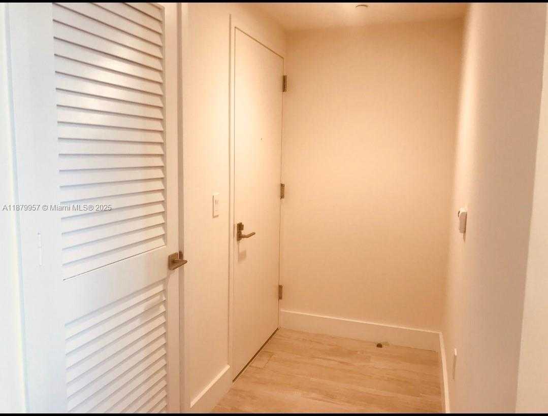 Small Image of 121 NORTH EAST 34TH ST #1809, Miami Number 16
