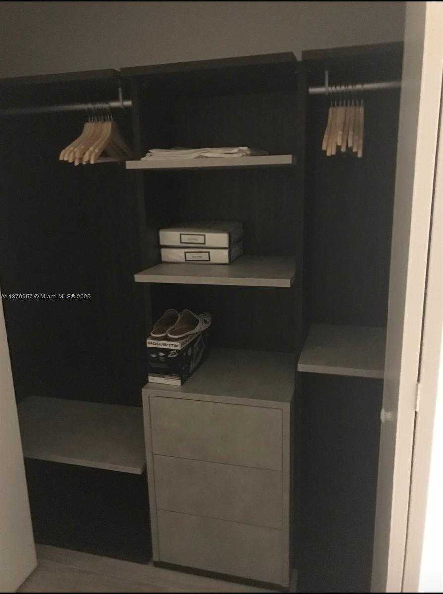 Small Image of 121 NORTH EAST 34TH ST #1809, Miami Number 9