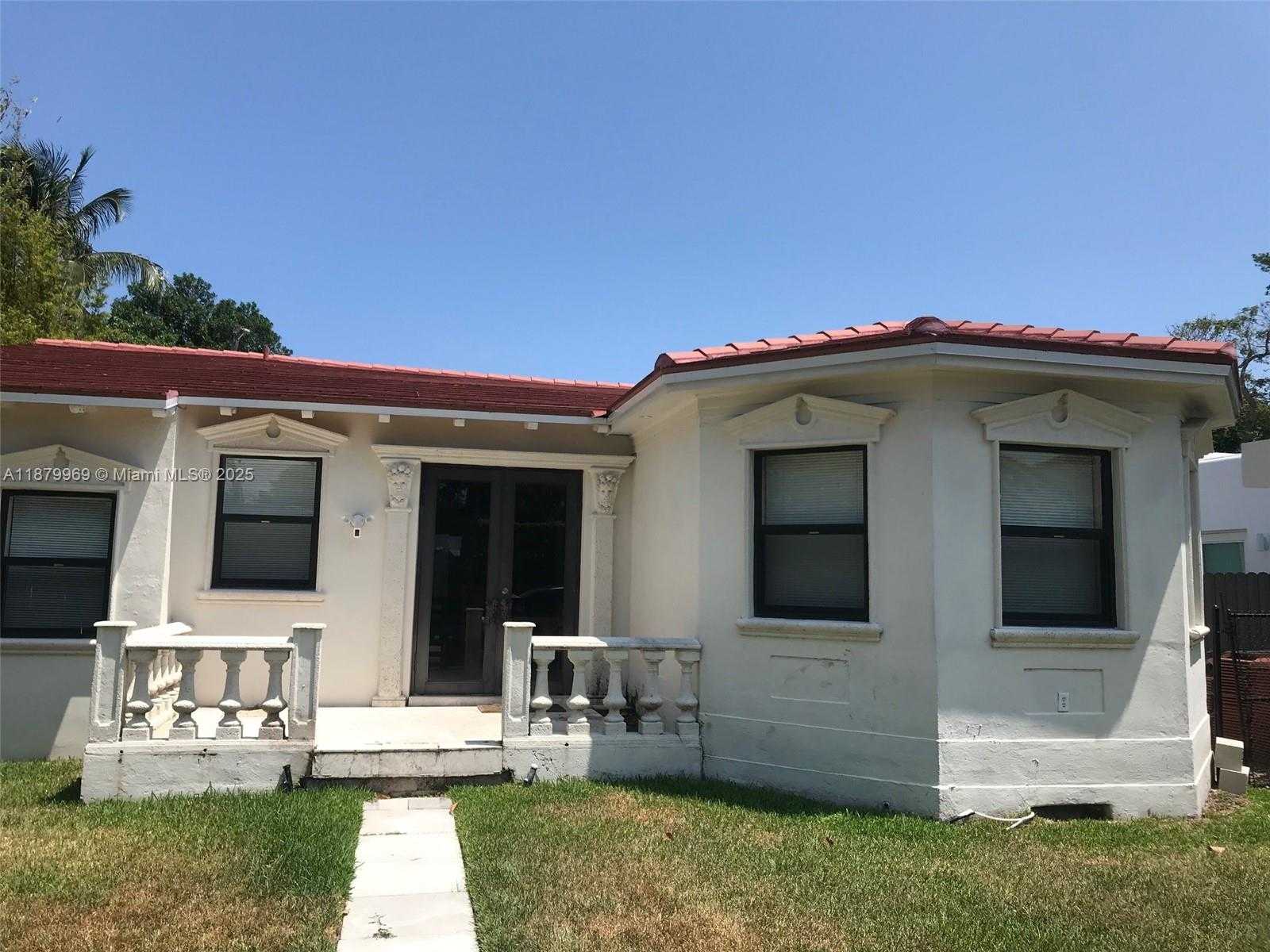 Small Image of 4575 POST AVE, Miami Beach Number 11