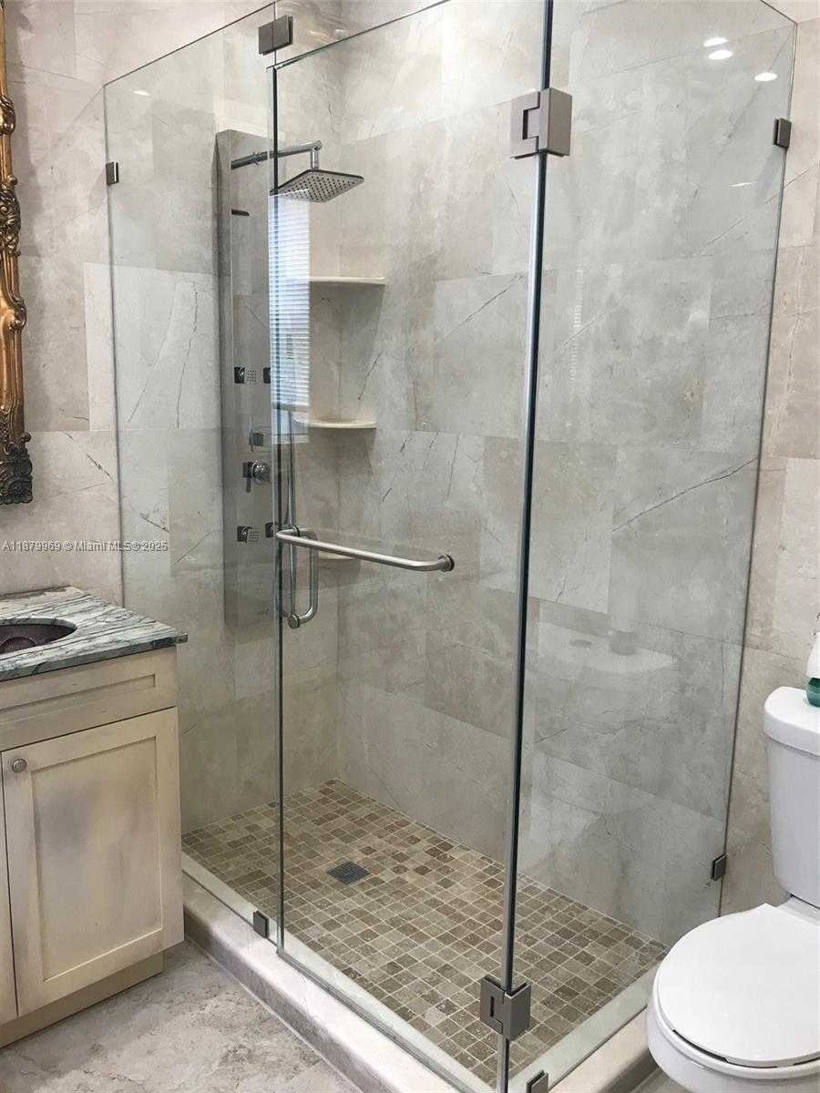 Small Image of 4575 POST AVE, Miami Beach Number 24