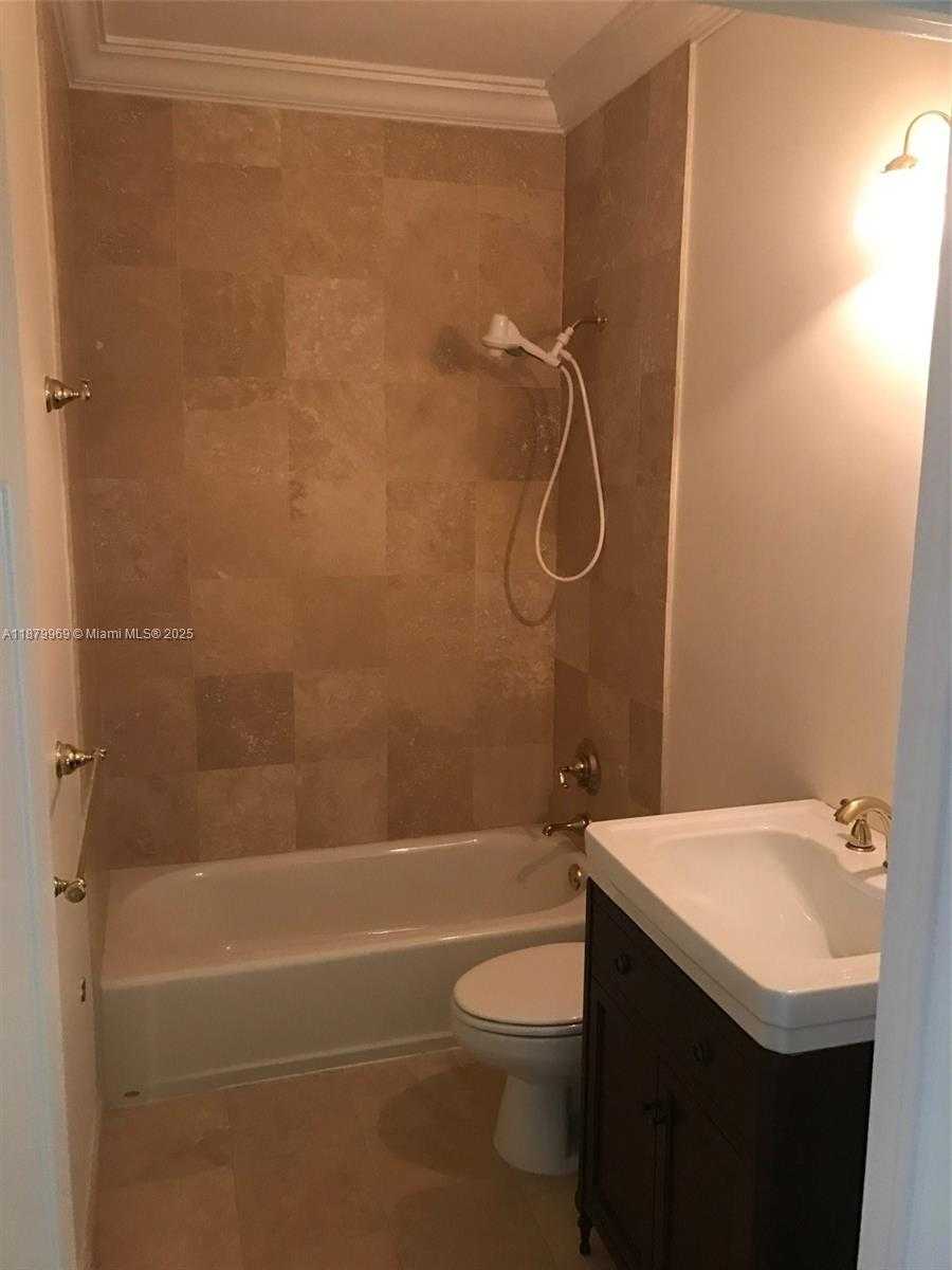 Small Image of 4575 POST AVE, Miami Beach Number 26
