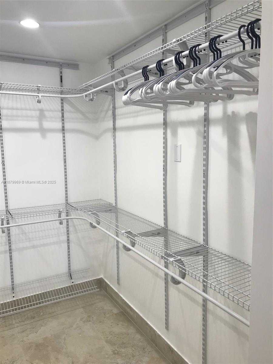 Small Image of 4575 POST AVE, Miami Beach Number 27
