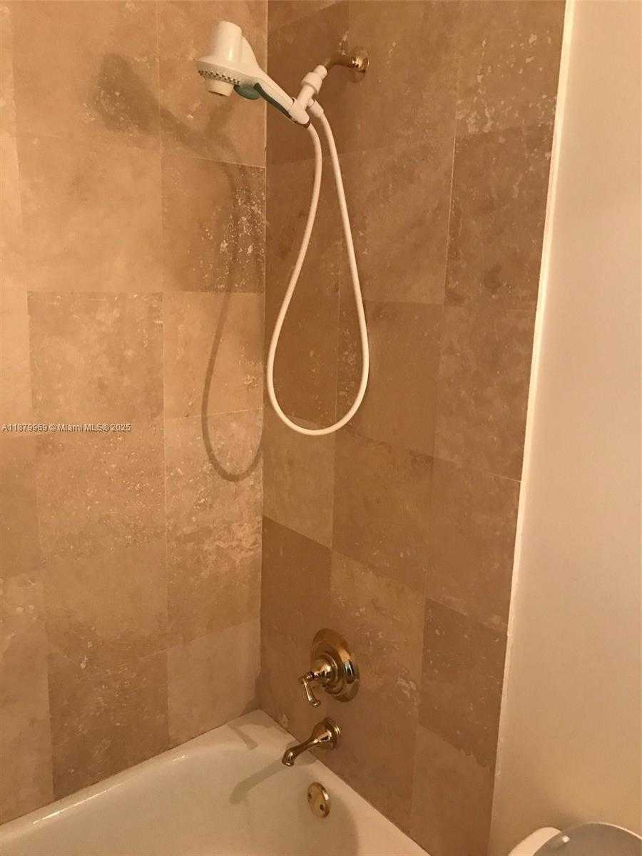 Small Image of 4575 POST AVE, Miami Beach Number 28