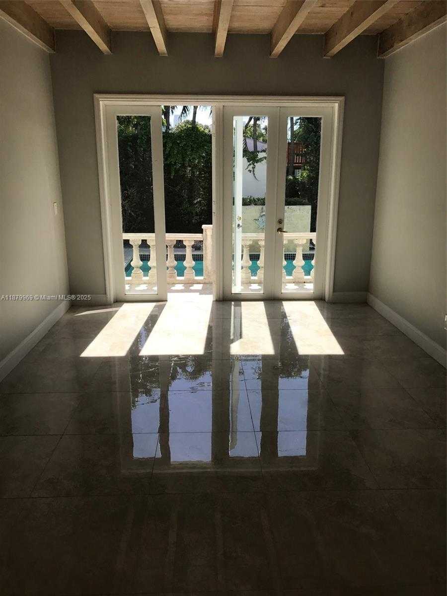 Small Image of 4575 POST AVE, Miami Beach Number 30