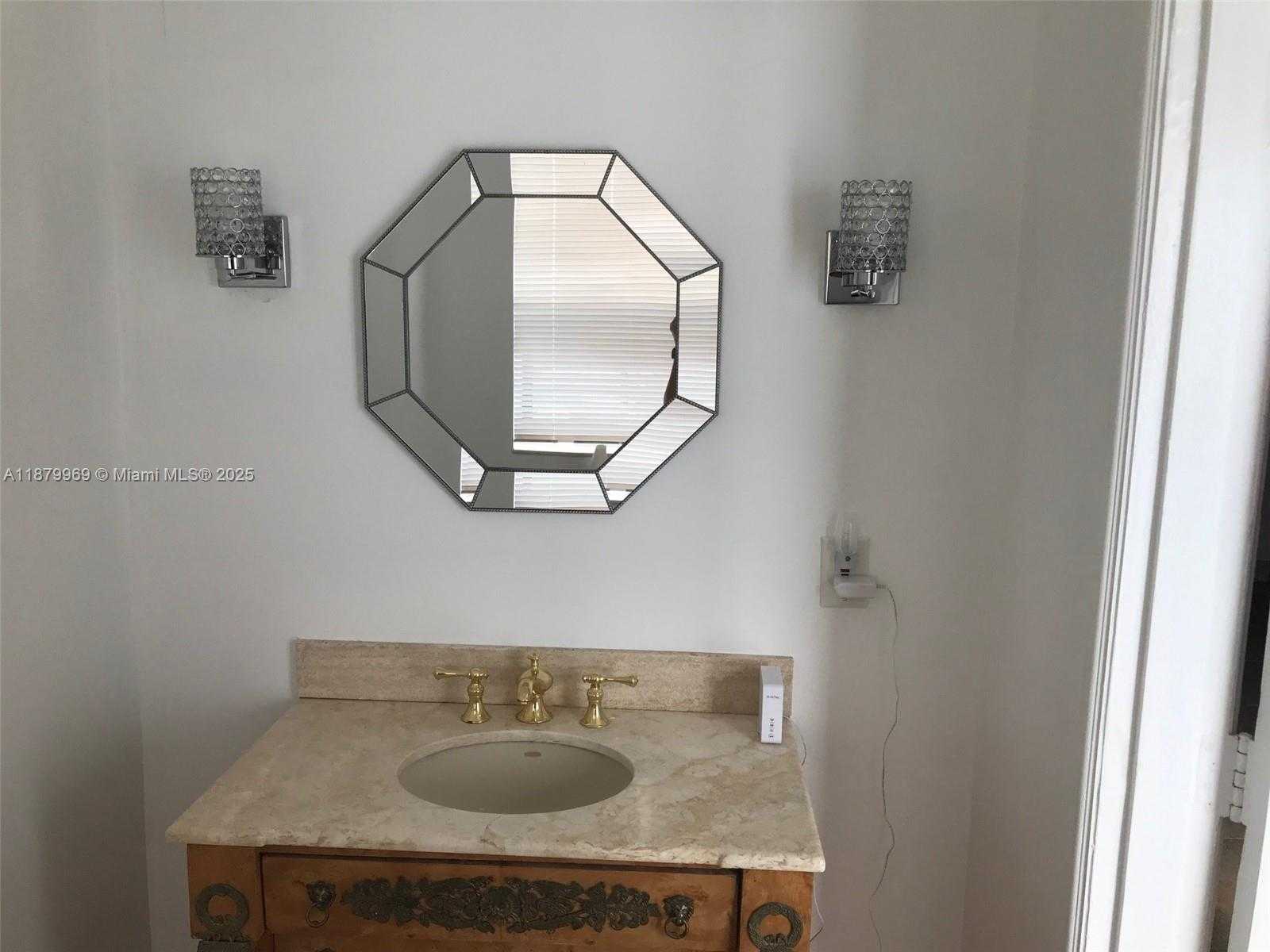 Small Image of 4575 POST AVE, Miami Beach Number 38