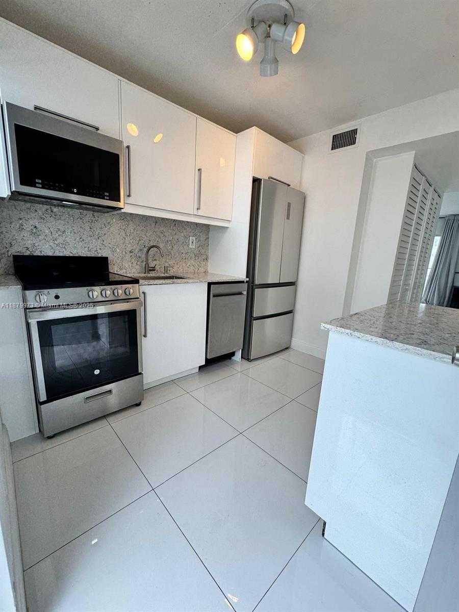Small Image of 1610 LENOX AVE #312, Miami Beach Number 8