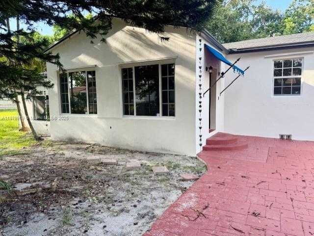 Small Image of 4471 SOUTH WEST 4TH ST, Miami Number 2