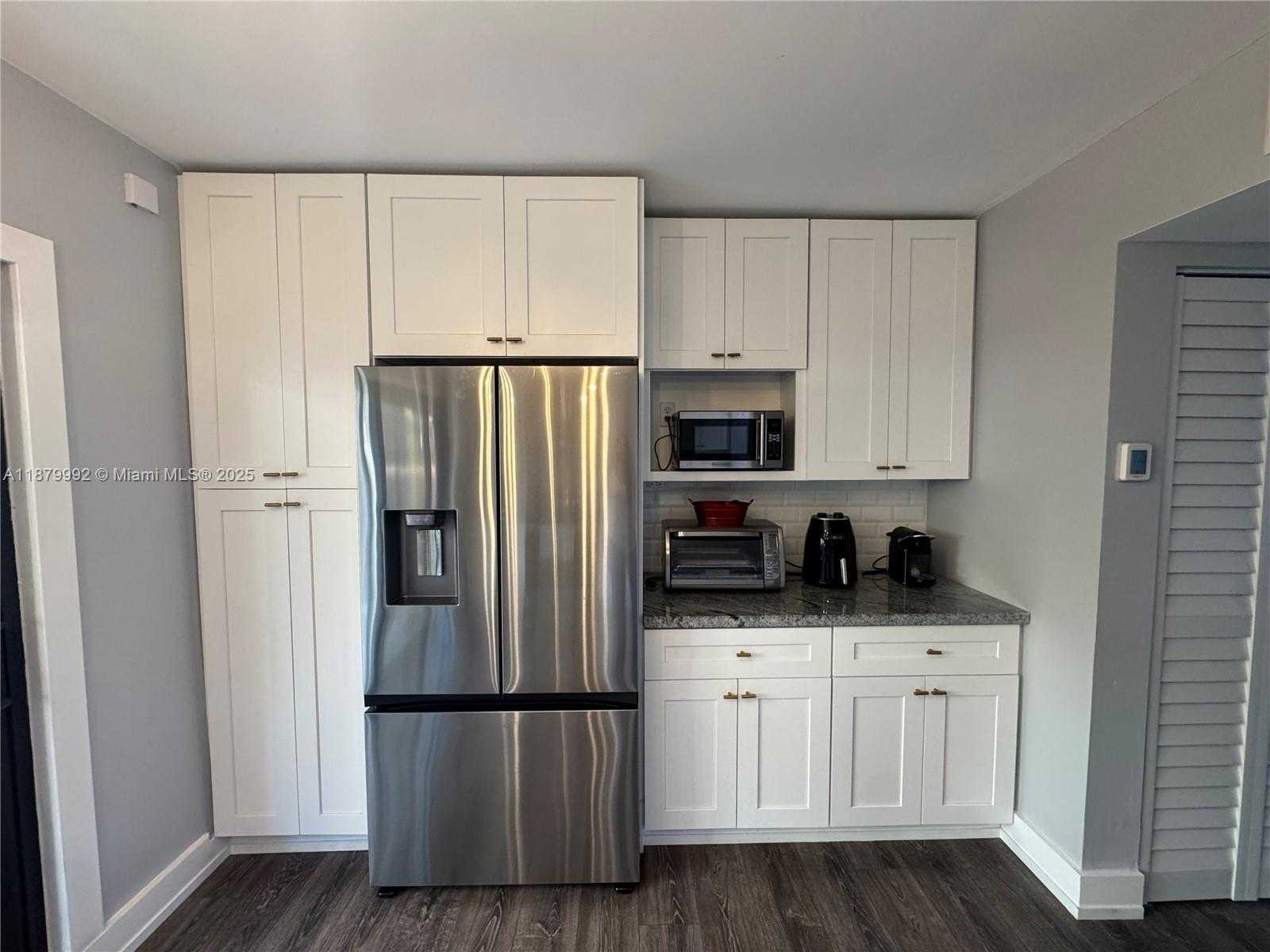 Small Image of 10048 SOUTH WEST 77TH CT, Miami Number 11