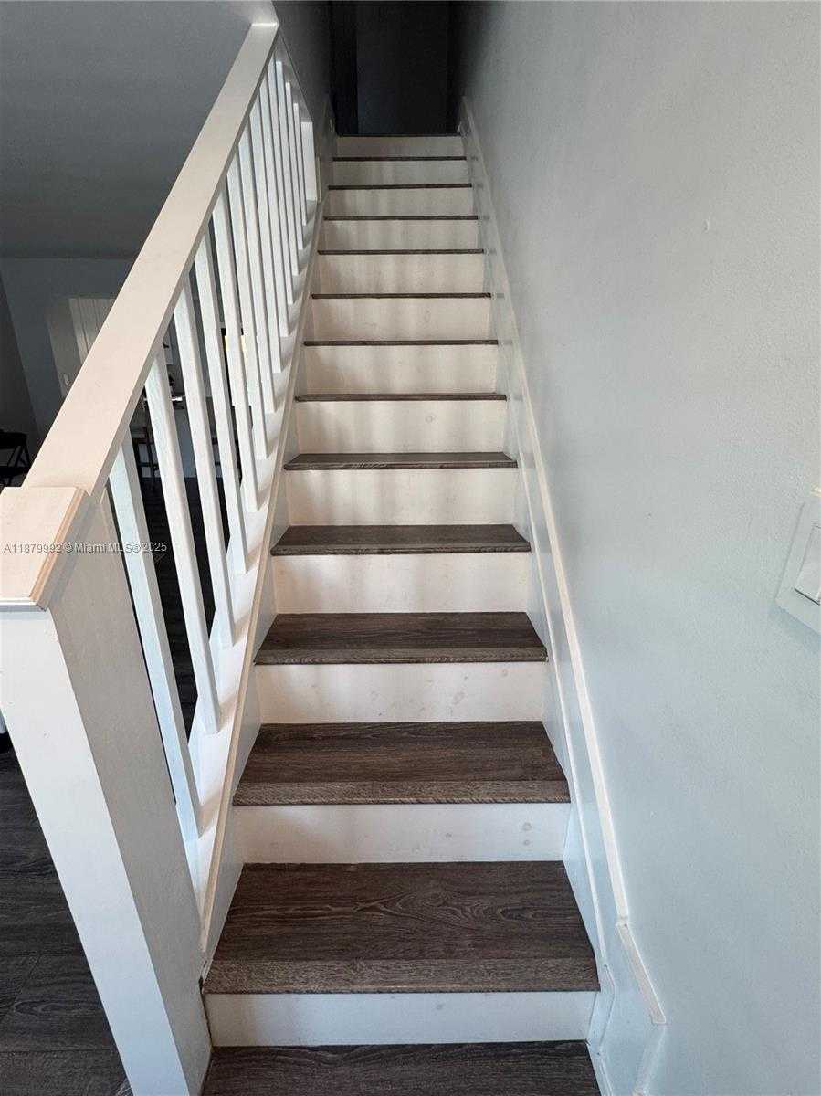 Small Image of 10048 SOUTH WEST 77TH CT, Miami Number 15