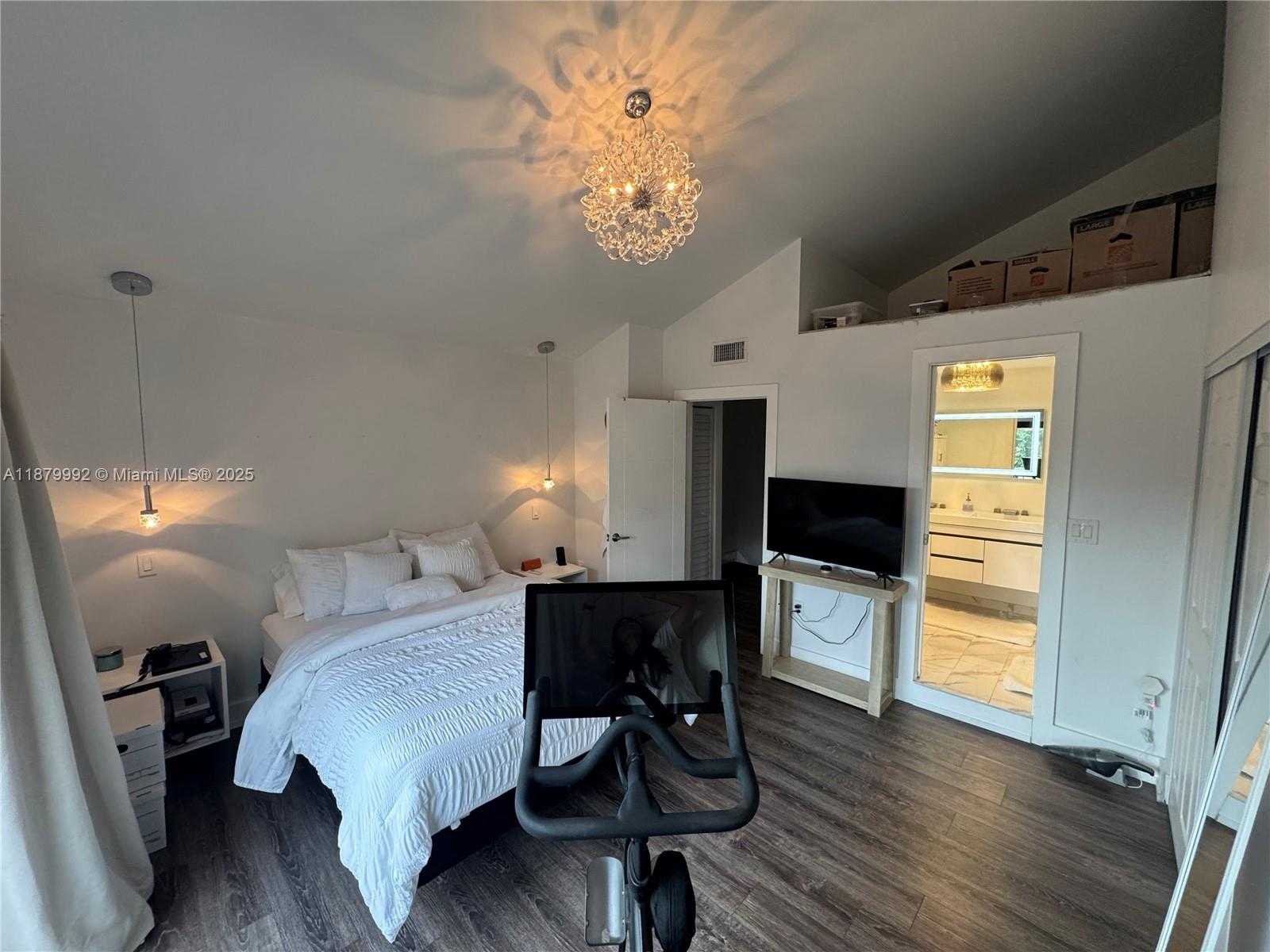Small Image of 10048 SOUTH WEST 77TH CT, Miami Number 18