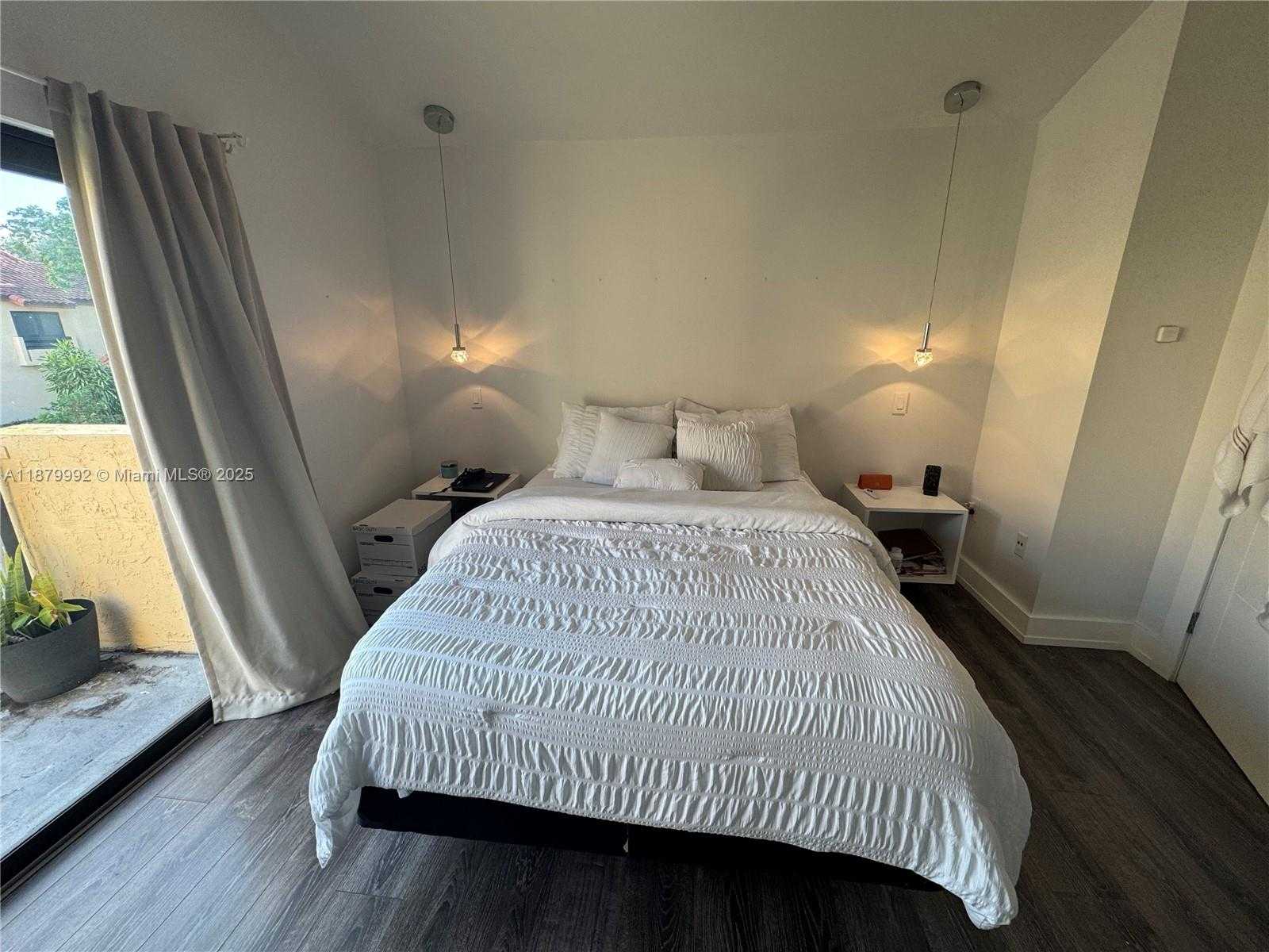 Small Image of 10048 SOUTH WEST 77TH CT, Miami Number 19