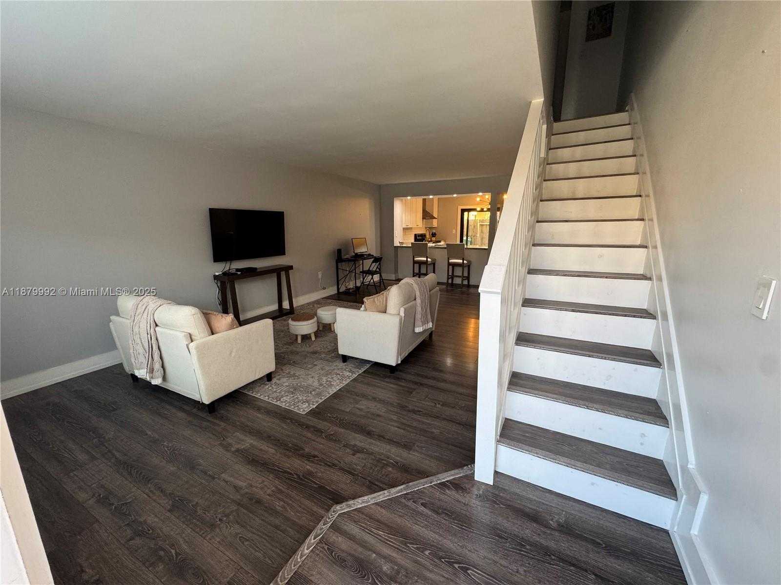 Small Image of 10048 SOUTH WEST 77TH CT, Miami Number 2