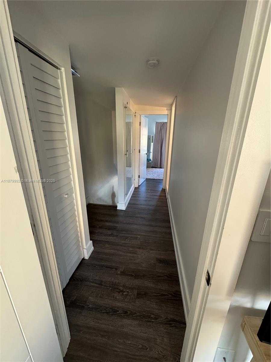 Small Image of 10048 SOUTH WEST 77TH CT, Miami Number 22