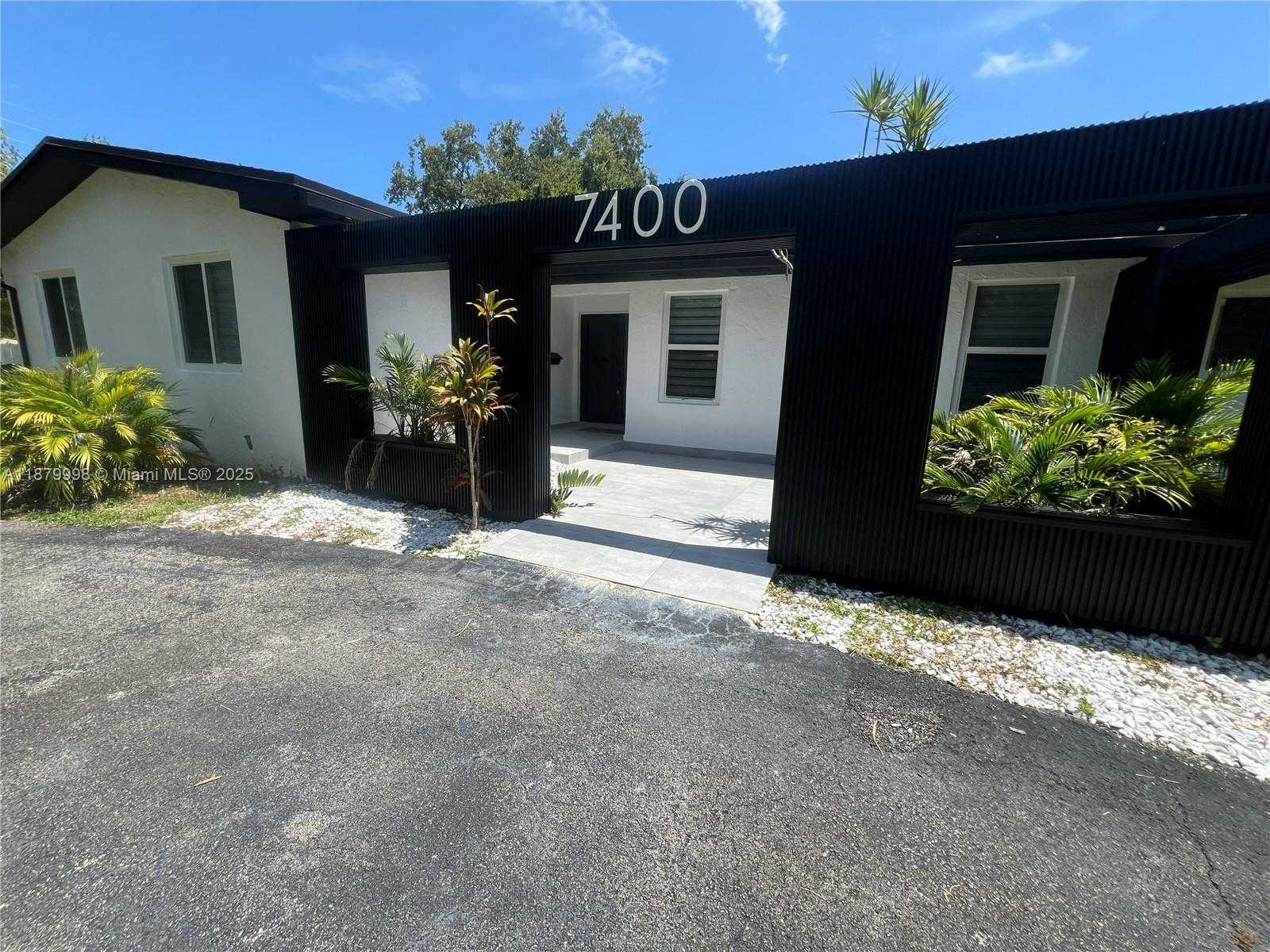 Small Image of 7400 SOUTH WEST 114TH ST, Pinecrest Number 2
