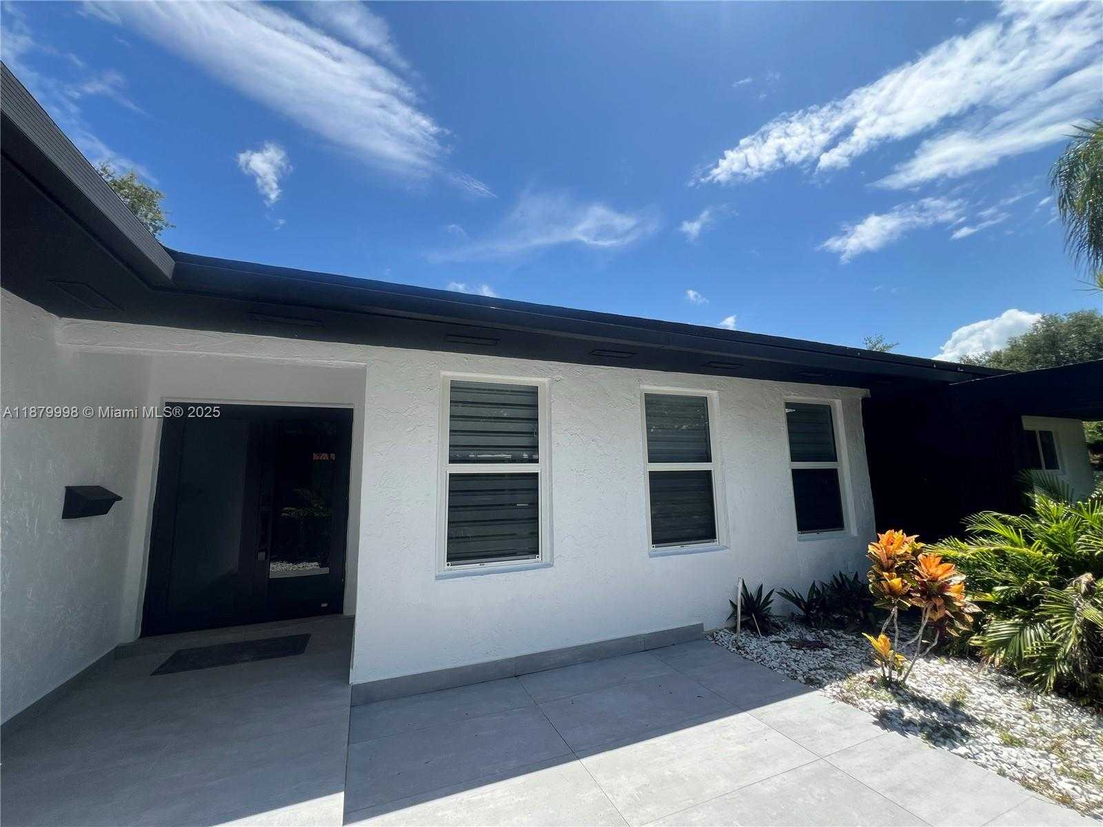 Small Image of 7400 SOUTH WEST 114TH ST, Pinecrest Number 3