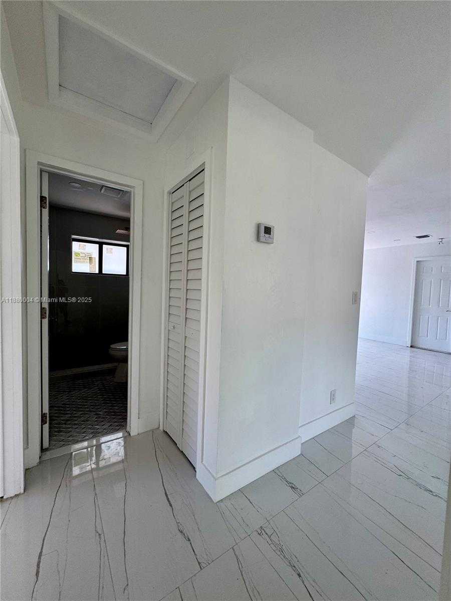 Small Image of 3030 ARTHUR ST, Hollywood Number 5