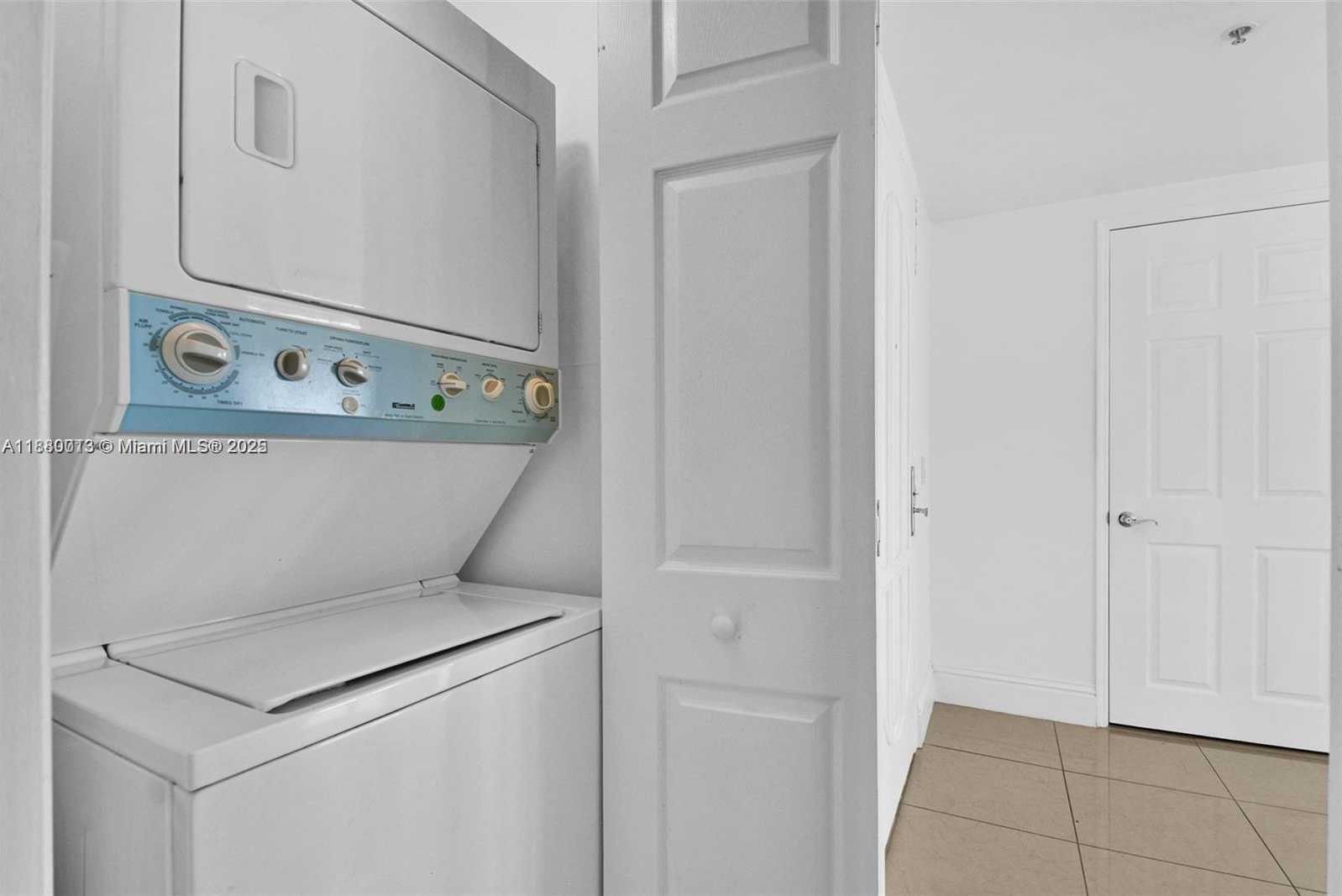 Small Image of 3370 HIDDEN BAY DR #1715, Aventura Number 25