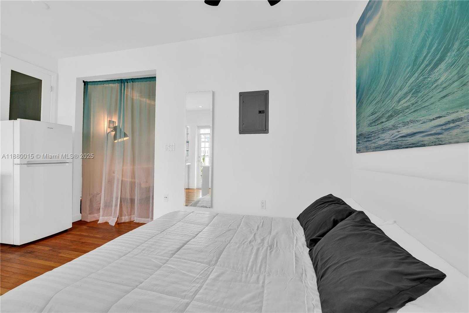 Small Image of 439 15TH ST #2, Miami Beach Number 10