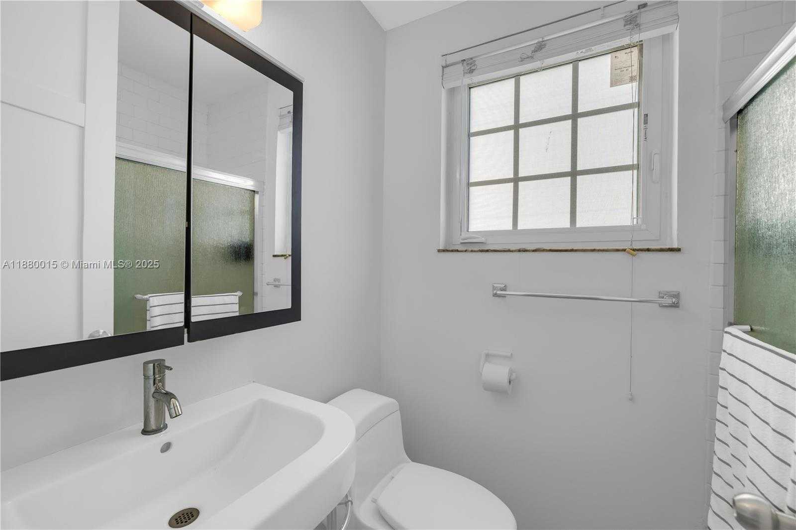 Small Image of 439 15TH ST #2, Miami Beach Number 12