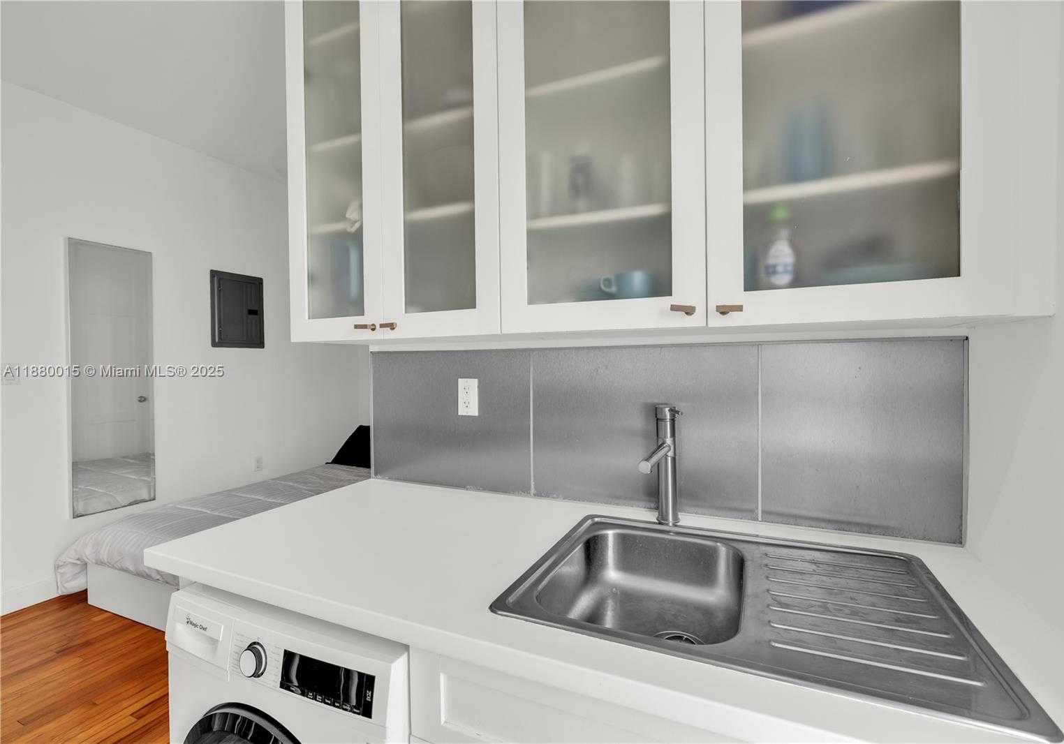 Small Image of 439 15TH ST #2, Miami Beach Number 8