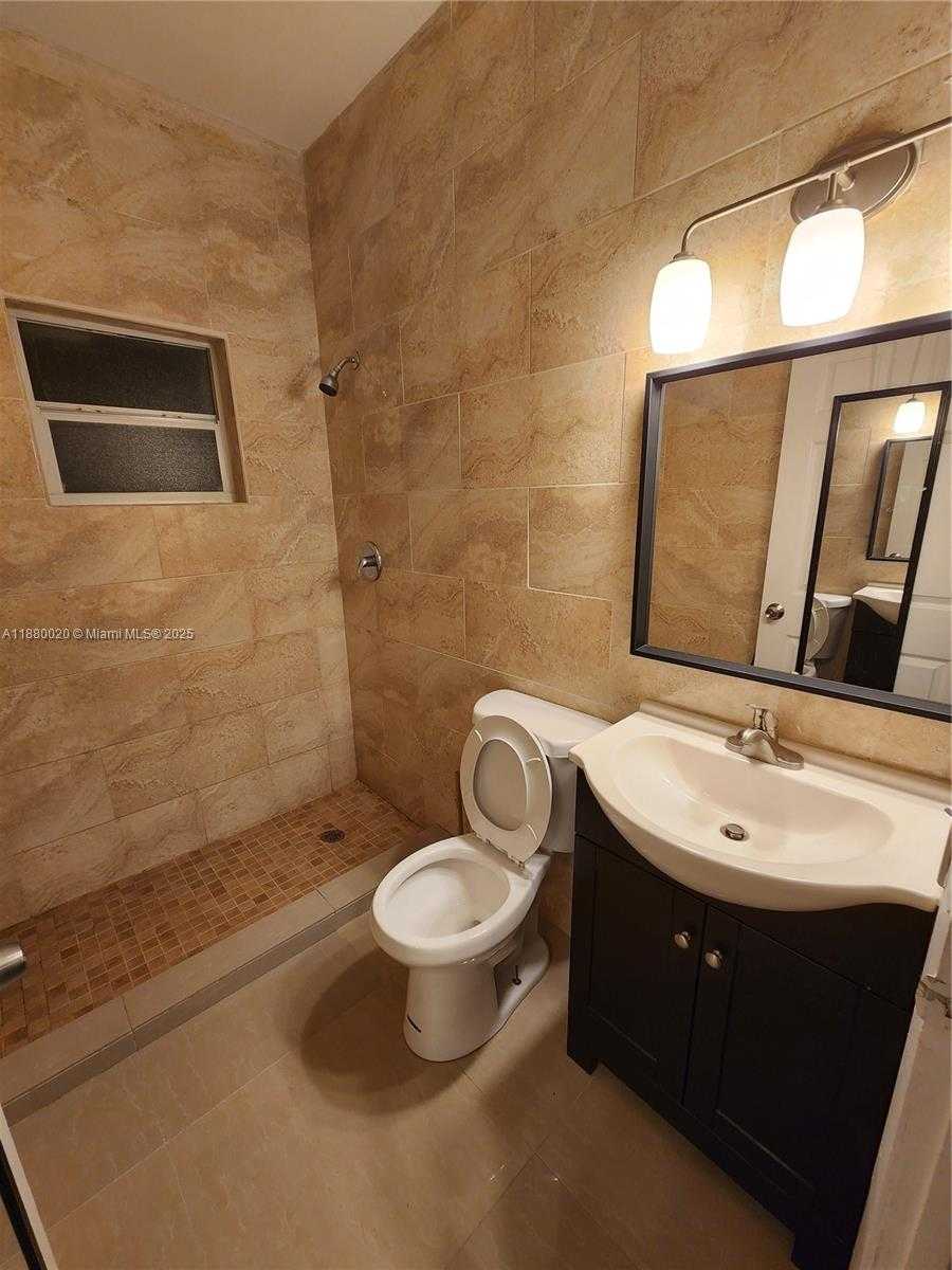 Small Image of Hollywood Number 3