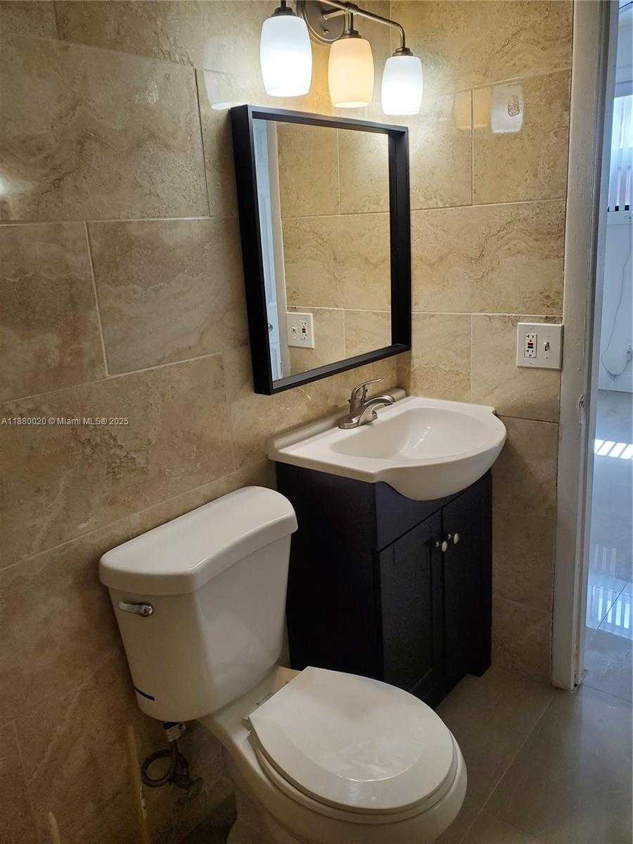 Small Image of Hollywood Number 6