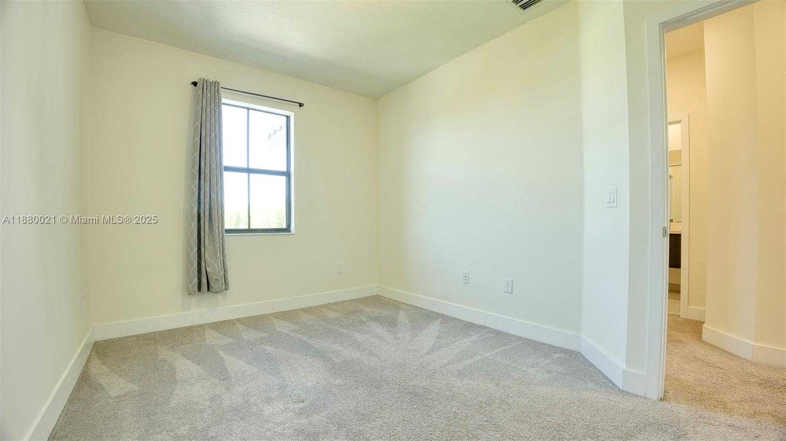 Small Image of 8821 NORTH WEST 103RD PL, Doral Number 11