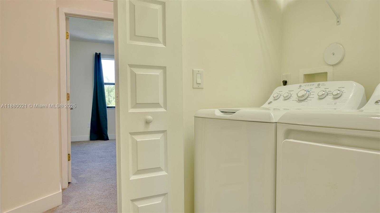 Small Image of 8821 NORTH WEST 103RD PL, Doral Number 15