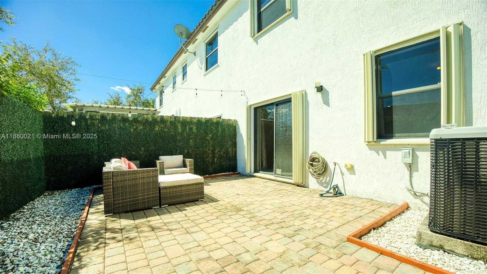 Small Image of 8821 NORTH WEST 103RD PL, Doral Number 16