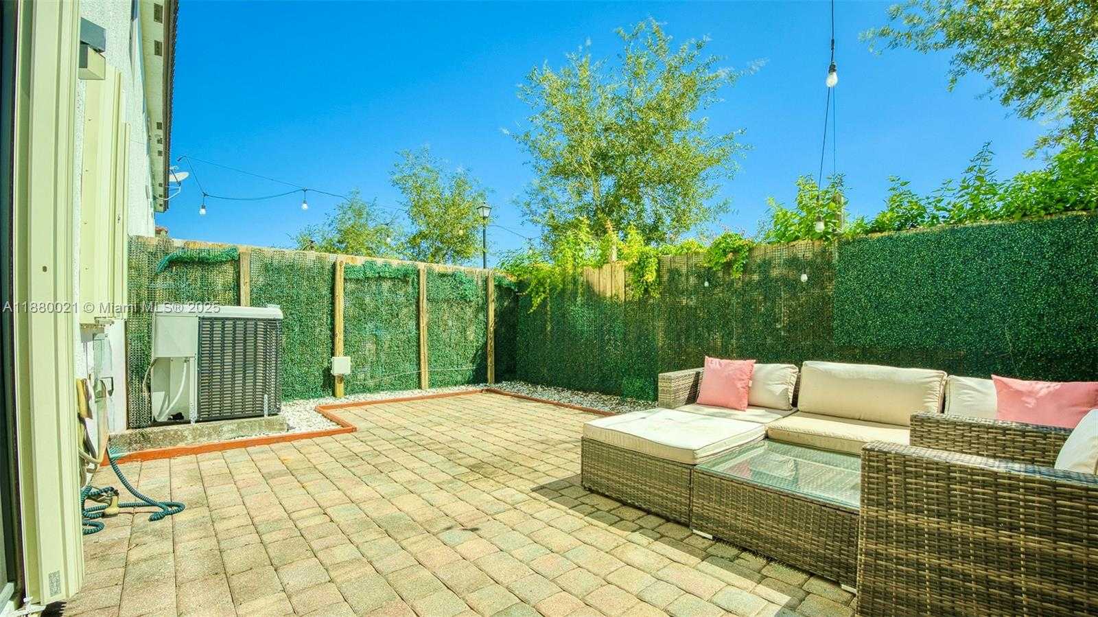 Small Image of 8821 NORTH WEST 103RD PL, Doral Number 18