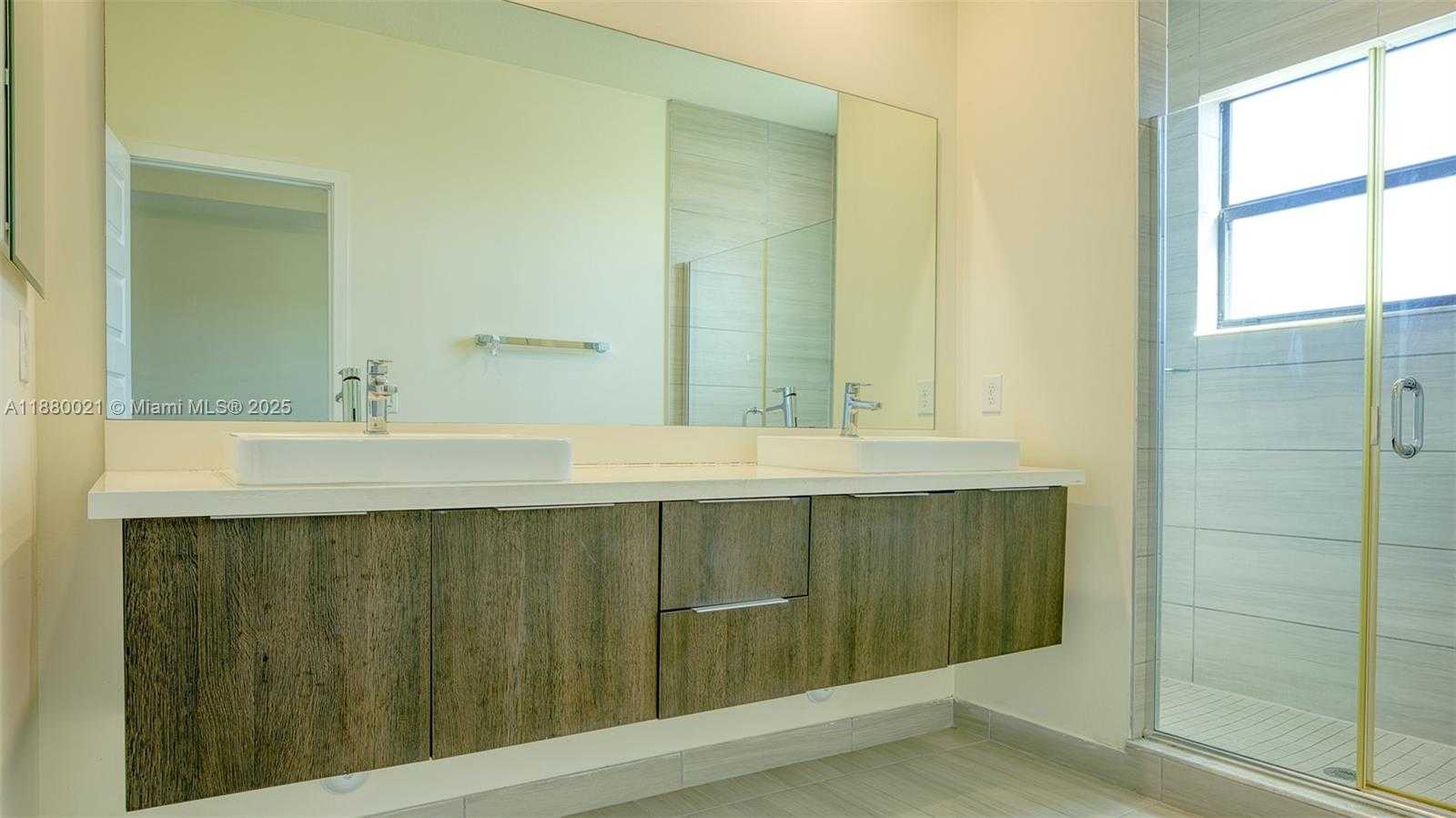 Small Image of 8821 NORTH WEST 103RD PL, Doral Number 9