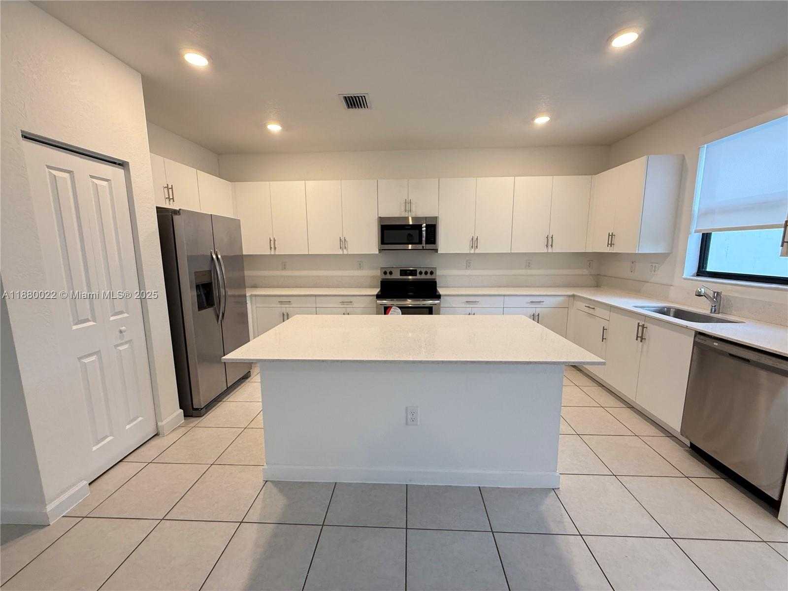 Small Image of 12948 SOUTH WEST 229TH ST #12948, Miami Number 27