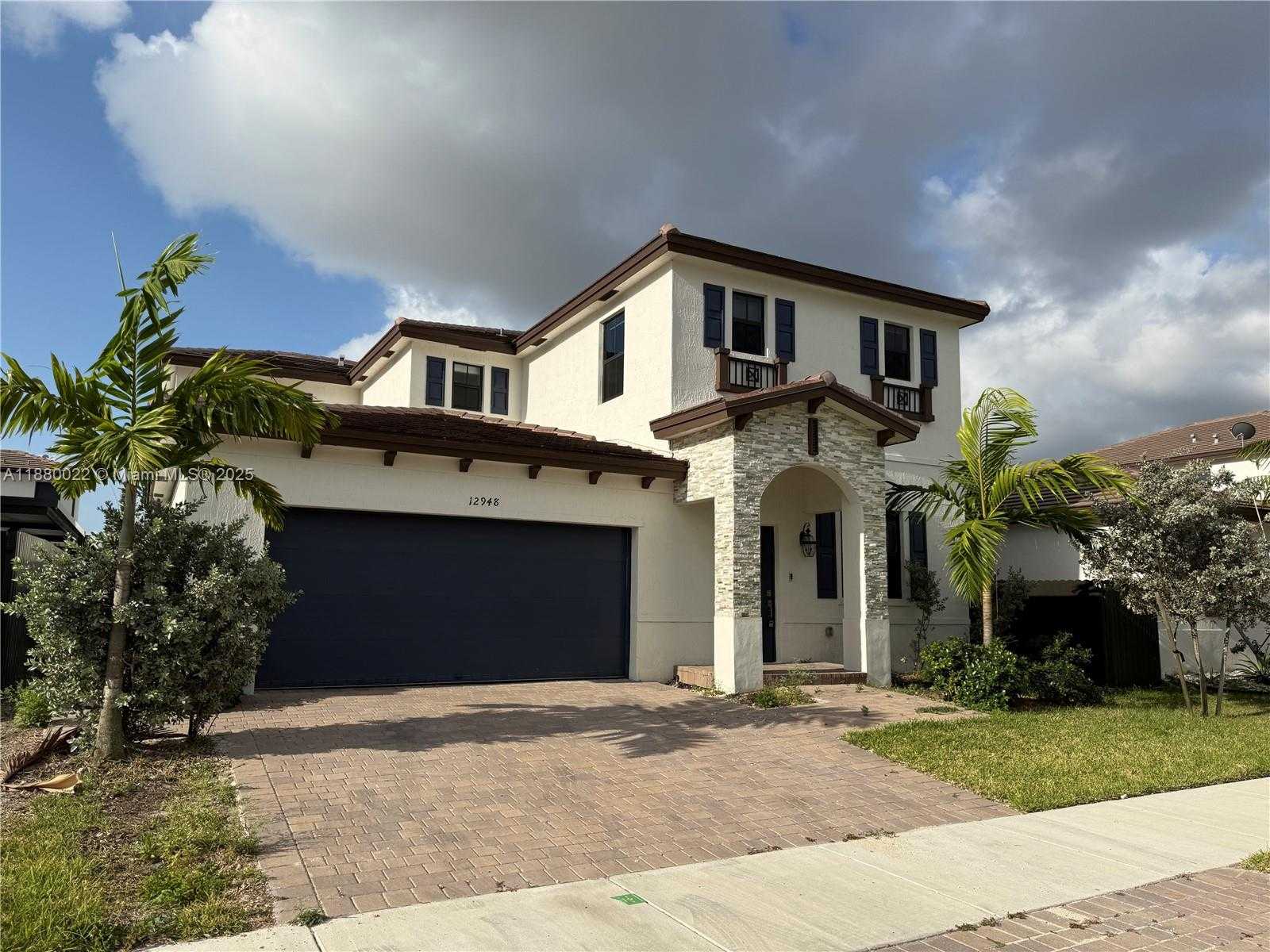 Small Image of 12948 SOUTH WEST 229TH ST #12948, Miami Number 4