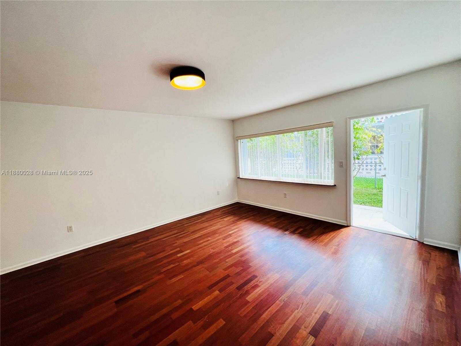Small Image of 2033 CALAIS DR #8, Miami Beach Number 3