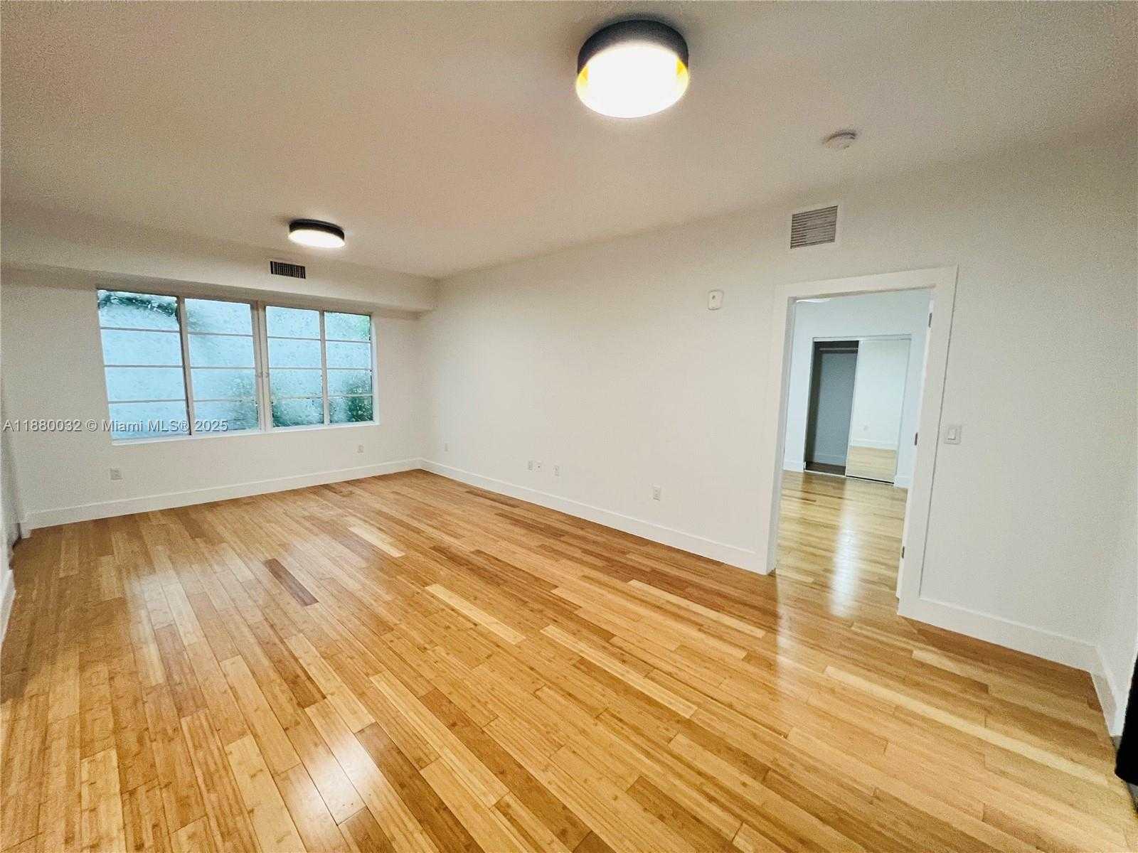 Small Image of 960 BAY DR #912, Miami Beach Number 11
