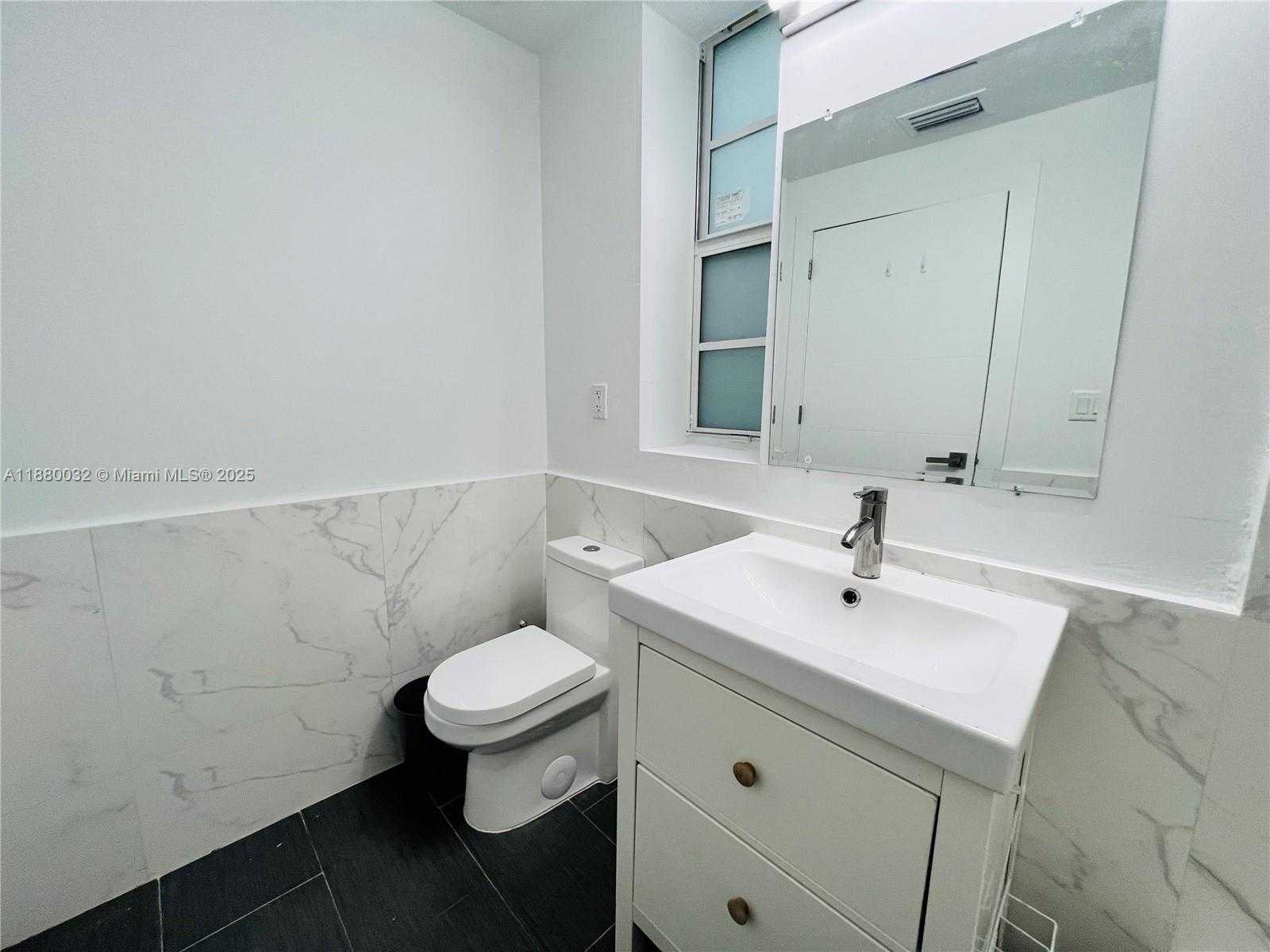Small Image of 960 BAY DR #912, Miami Beach Number 14